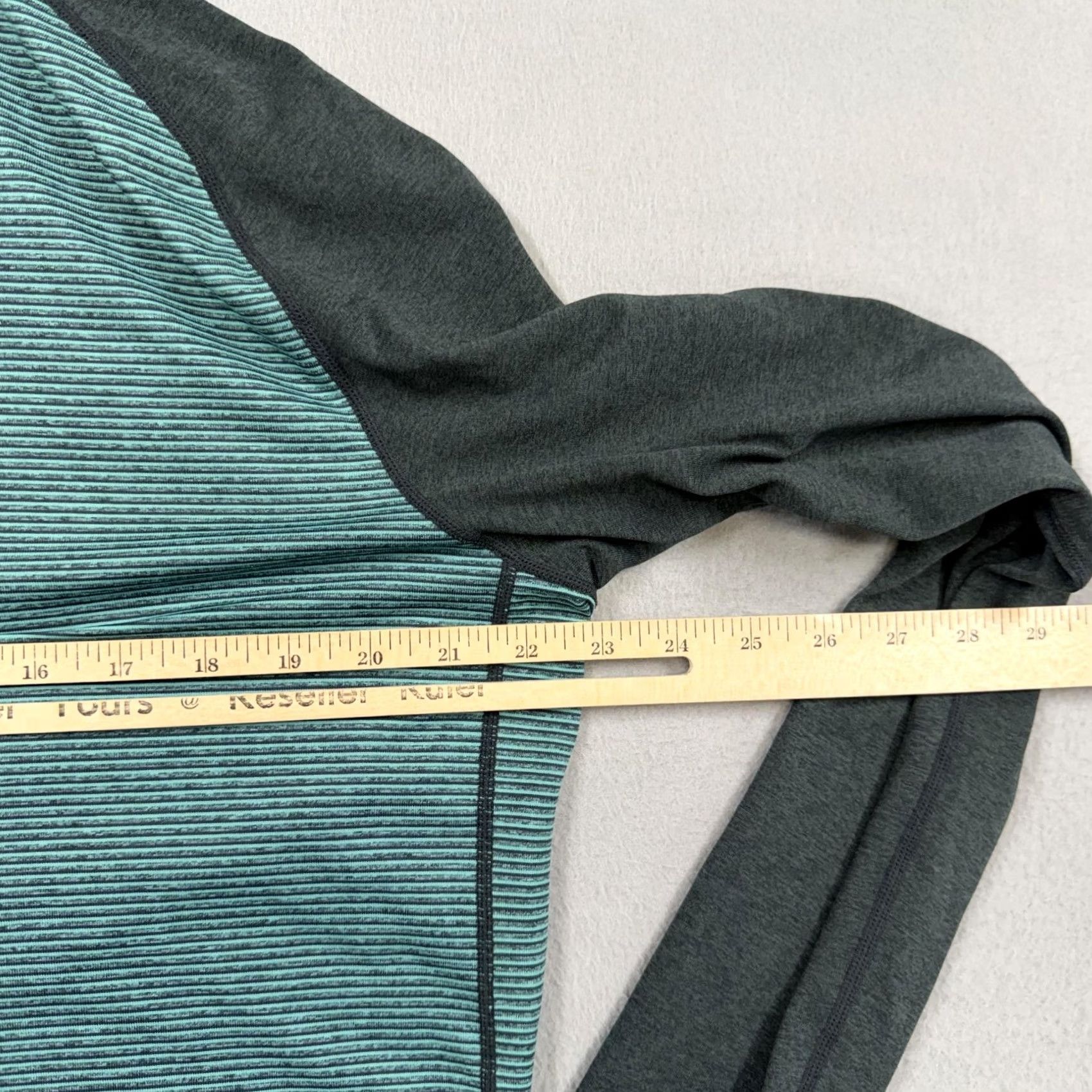 Nike Nike Hoodie Mens Large Green Striped Dri-FIT Pullover Running Shirt Size US L / EU 52-54 / 3 - 6 Thumbnail