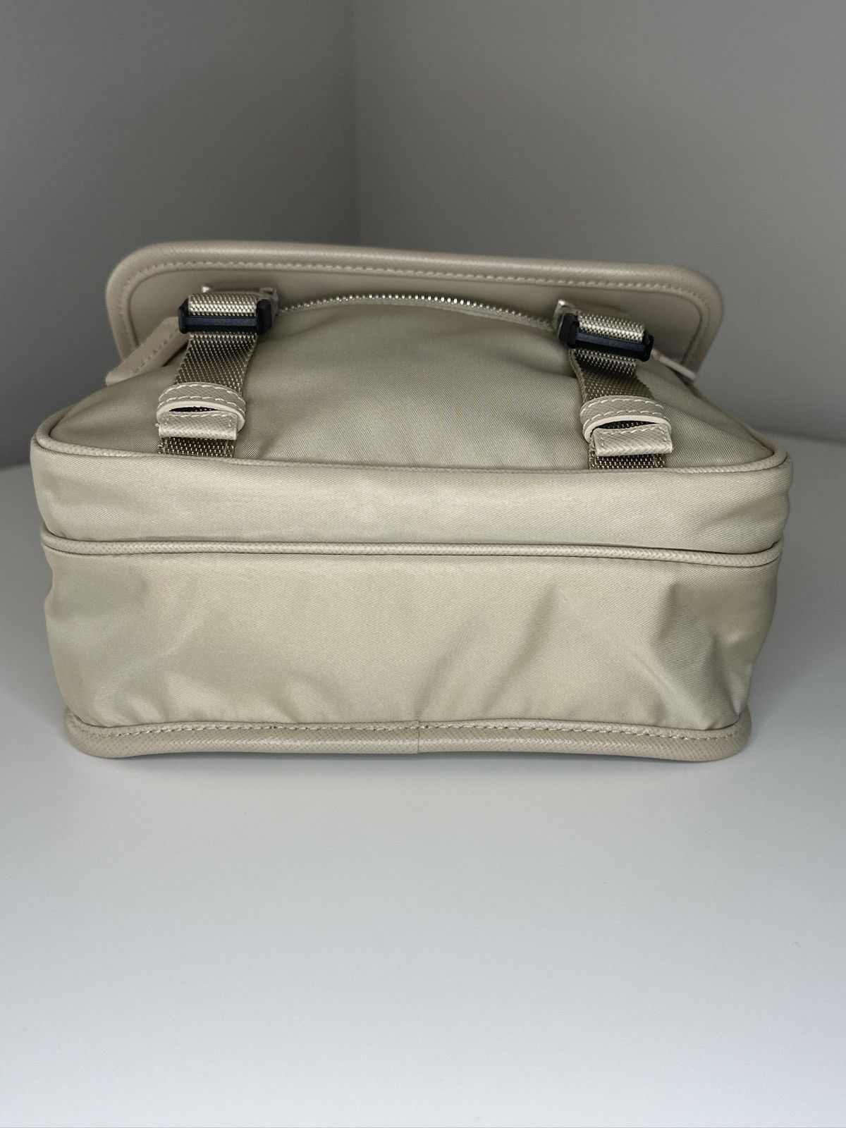 Prada Prada Beige Re-Nylon Shoulder Bag Size ONE SIZE - 5 Thumbnail