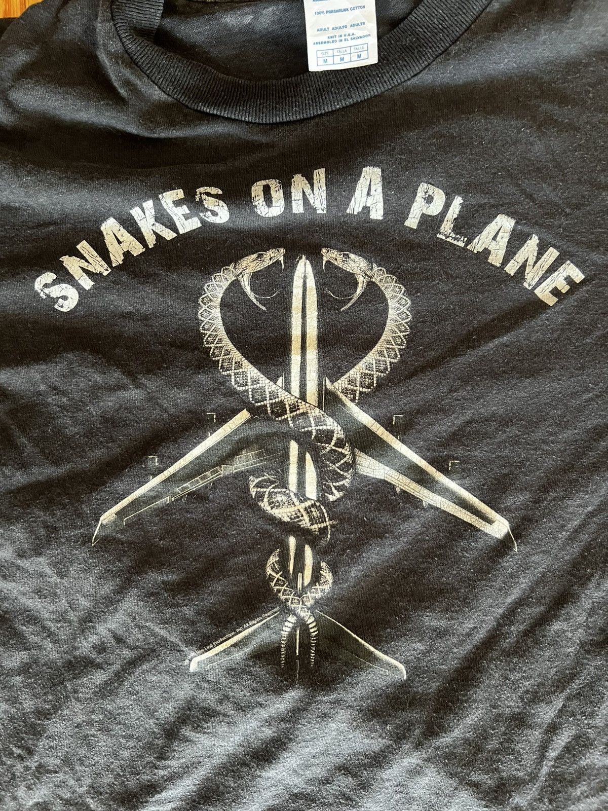 Other Snakes on a Plane Vintage Tshirt Medium Size US M / EU 48-50 / 2 - 2 Thumbnail