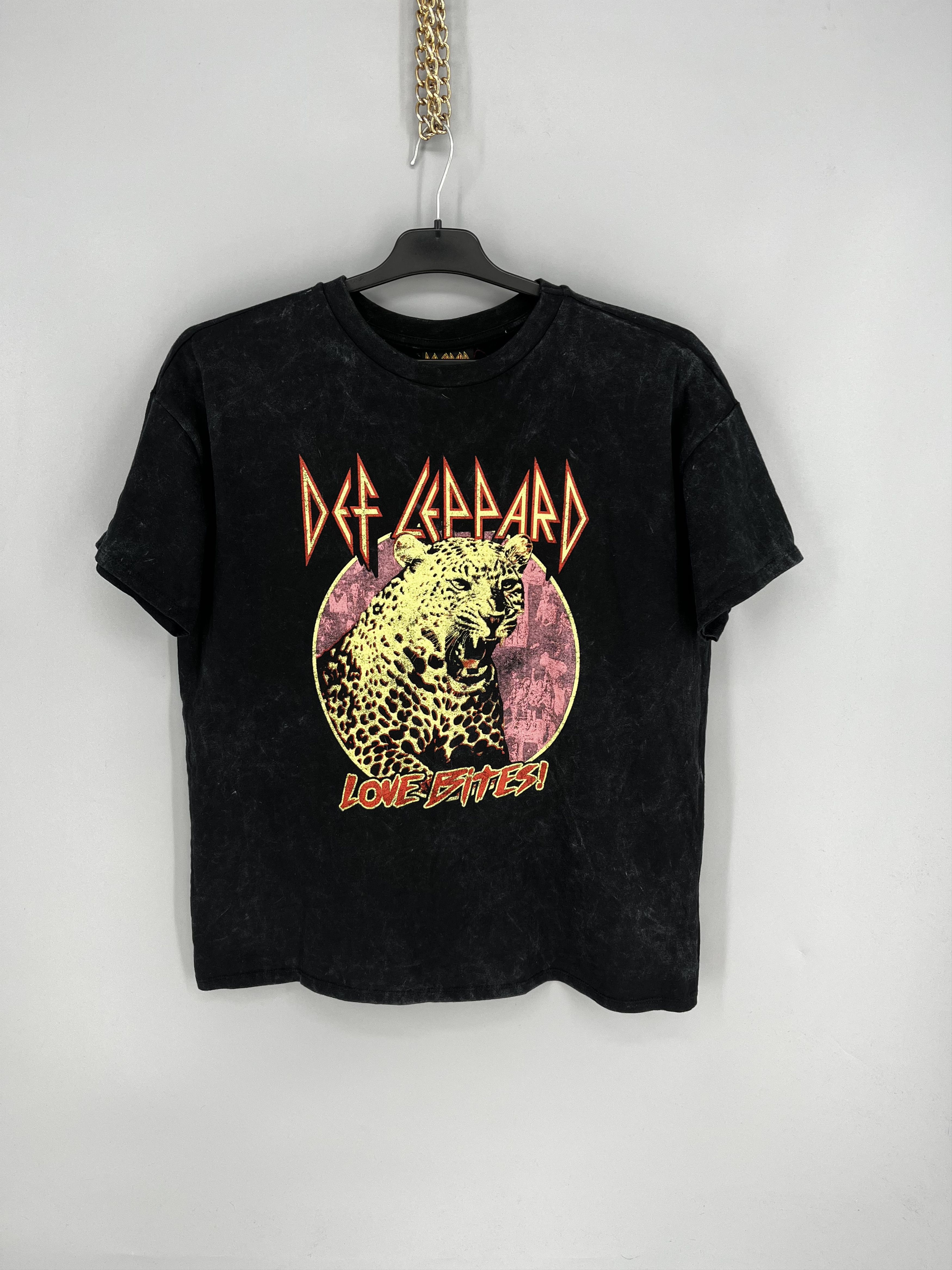 Band Tees Def Leppard Love Bites Hysteria Glam Metal Rock Band Tee S Size US S / EU 44-46 / 1 - 1 Thumbnail