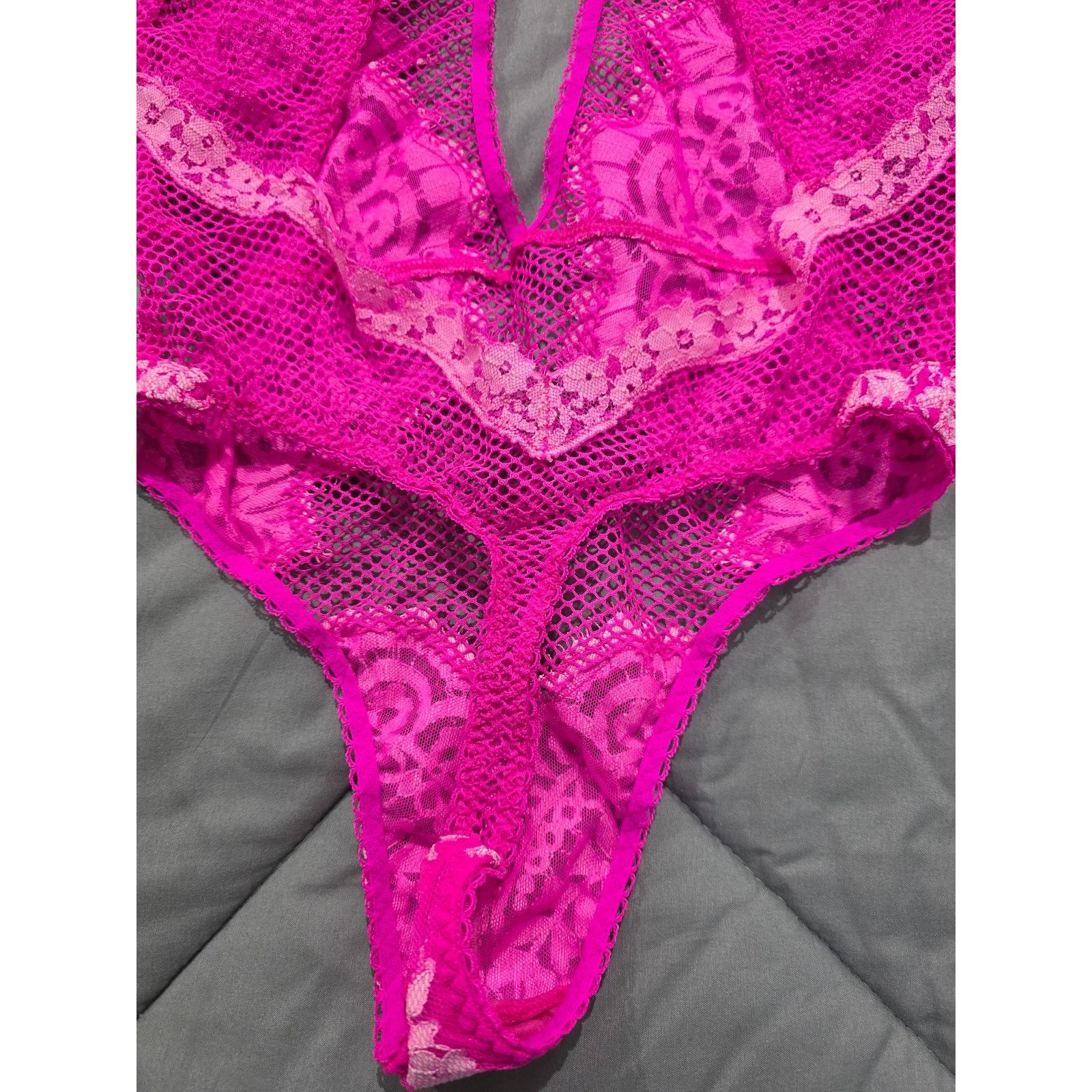 Victoria's Secret Victoria's Secret Very Sexy Pink Fishnet Bodysuit Size M Coq Size ONE SIZE - 6 Thumbnail
