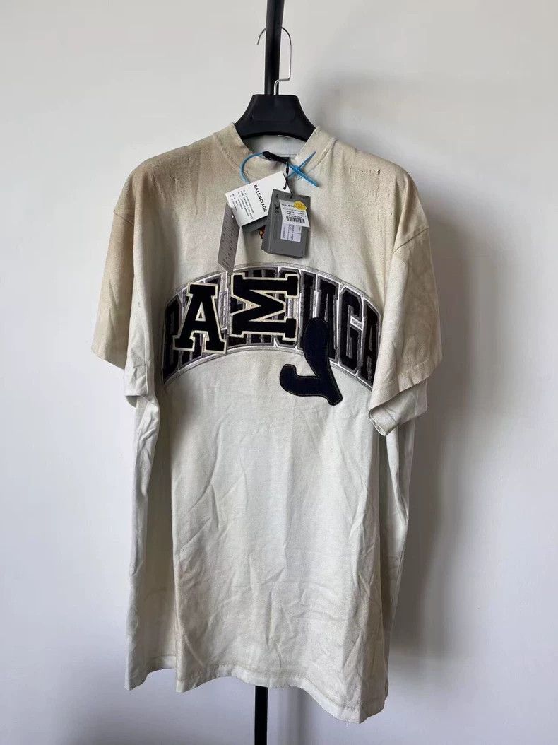 Balenciaga Balenciaga size 1 Letter Embroidered Badge Crew Neck Short Size US XS / EU 42 / 0 - 1 Thumbnail