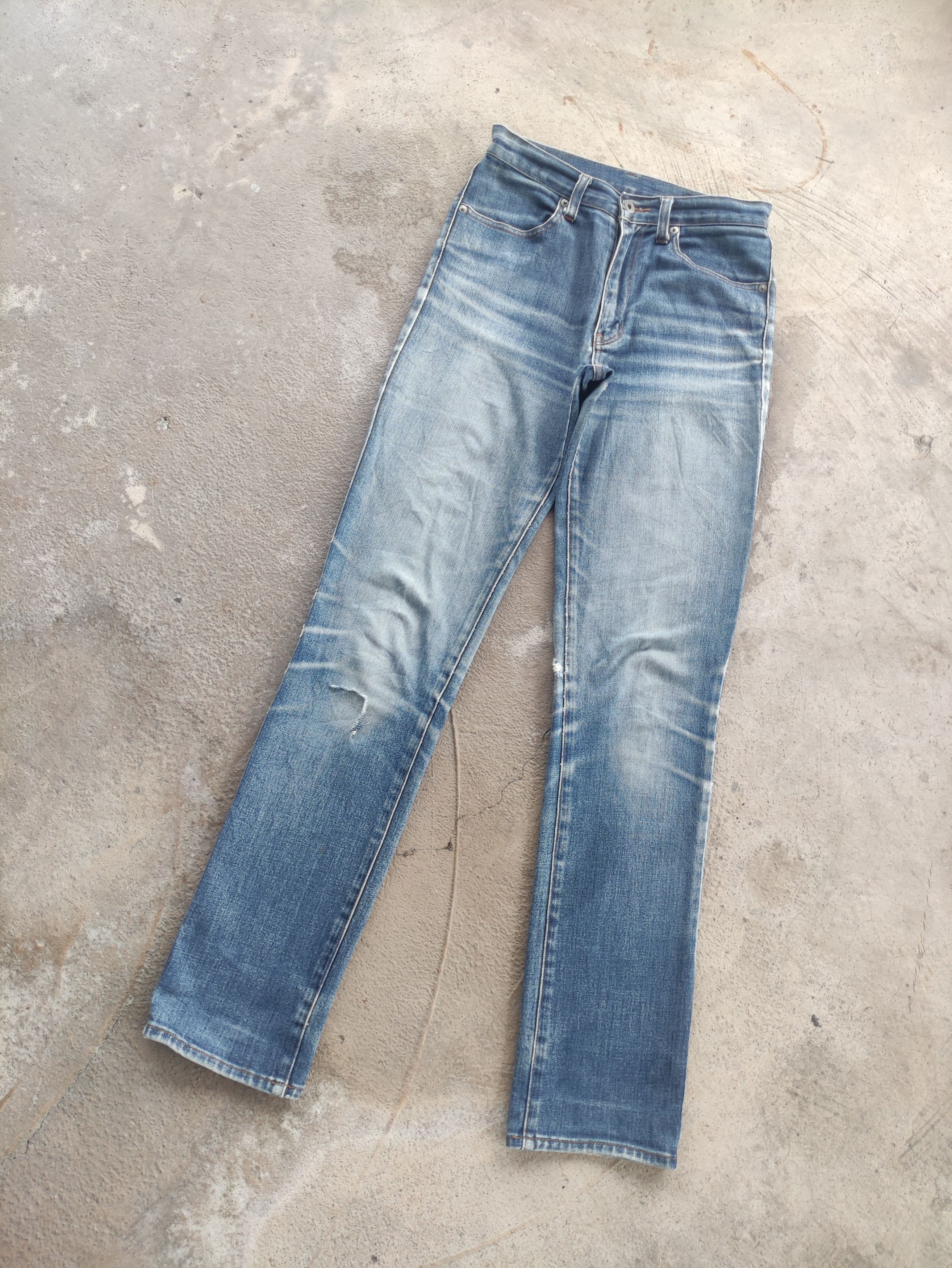 Japanese Brand Vintage Japanese Jean Distressed Faded Denim Pants Size 28" / US 6 / IT 42 - 2 Thumbnail