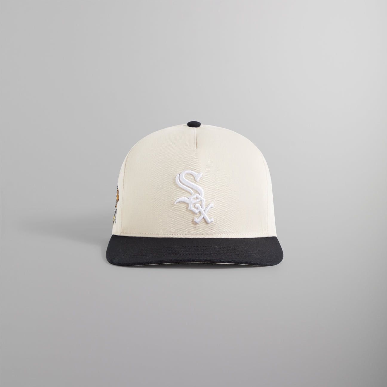 image of Kith For 47 Chicago White Sox Hitch Sandrift Snapback Ss24 in Cream, Men's