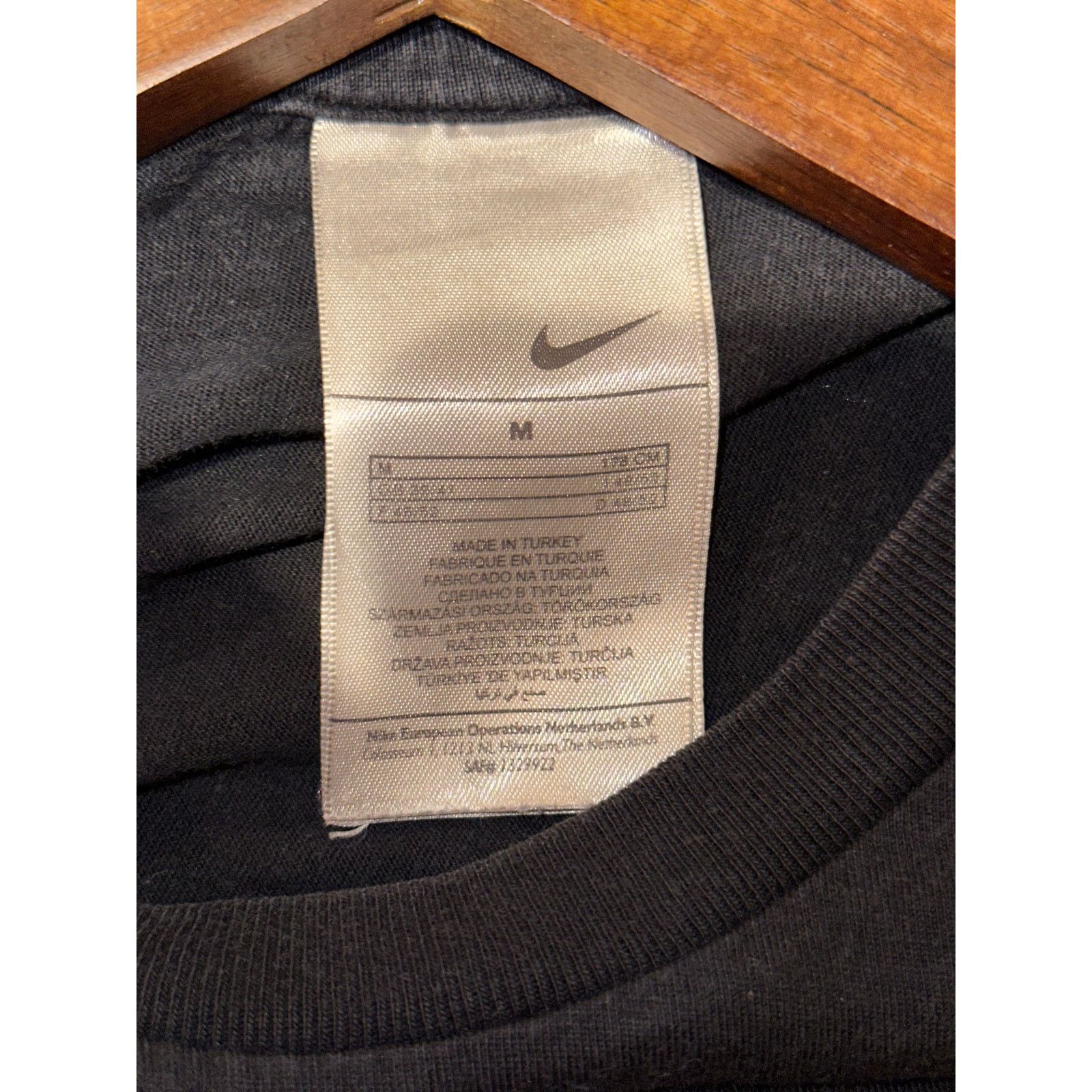 Nike • Nike Black Skull Graphic Tee 💀👟 Size M Medium Size US M / EU 48-50 / 2 - 3 Thumbnail