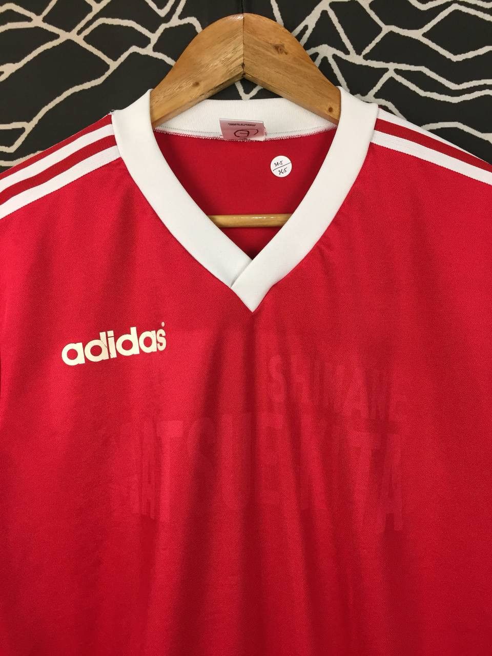 Adidas Vtg 90s Adidas Trefoil Made in Japan V-Neck Athletic Jersey Size US M / EU 48-50 / 2 - 3 Thumbnail