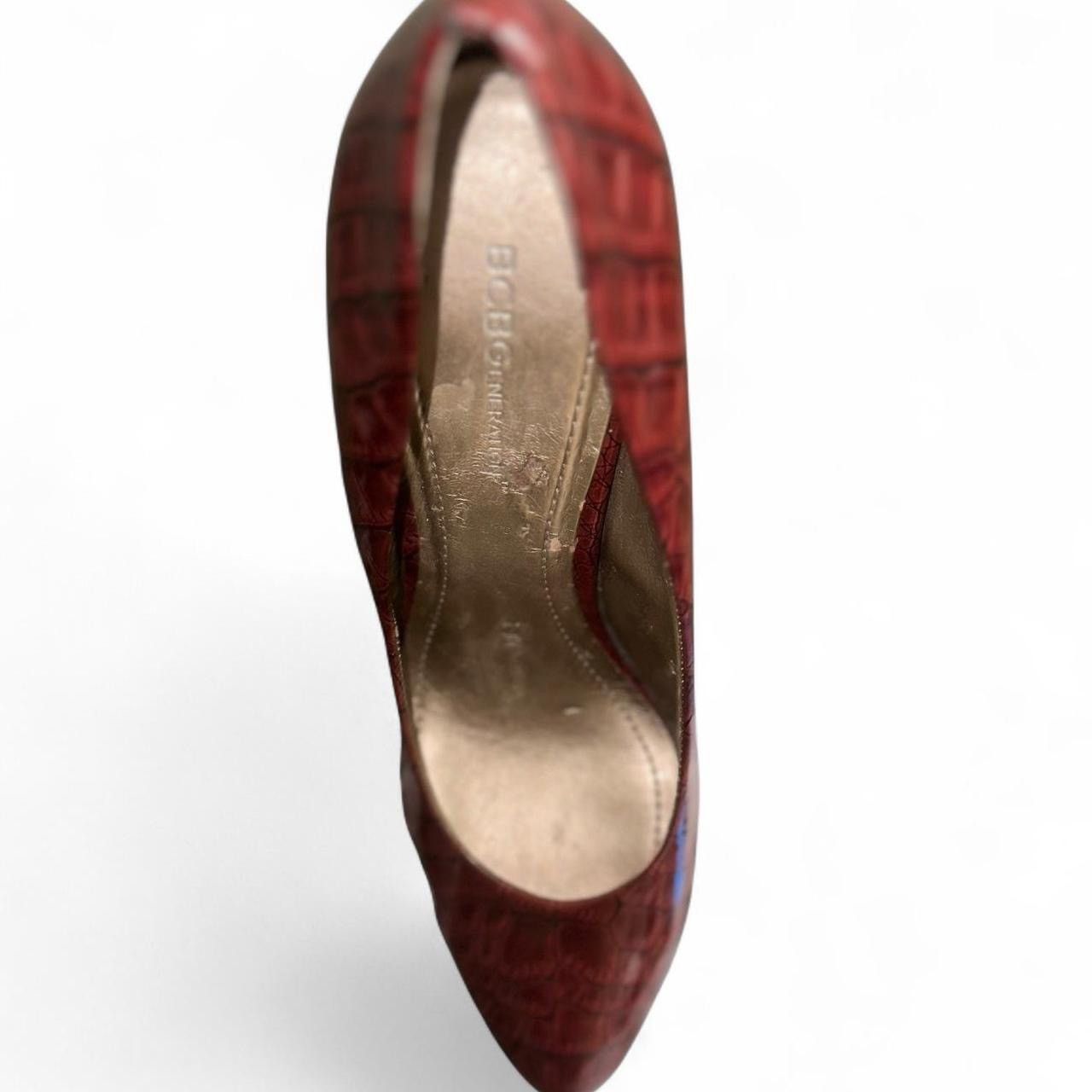 BCBGeneration BCBG Y2K NWOT CHERRYCOLA RED patent leather croc Size US 10 / IT 40 - 7 Thumbnail