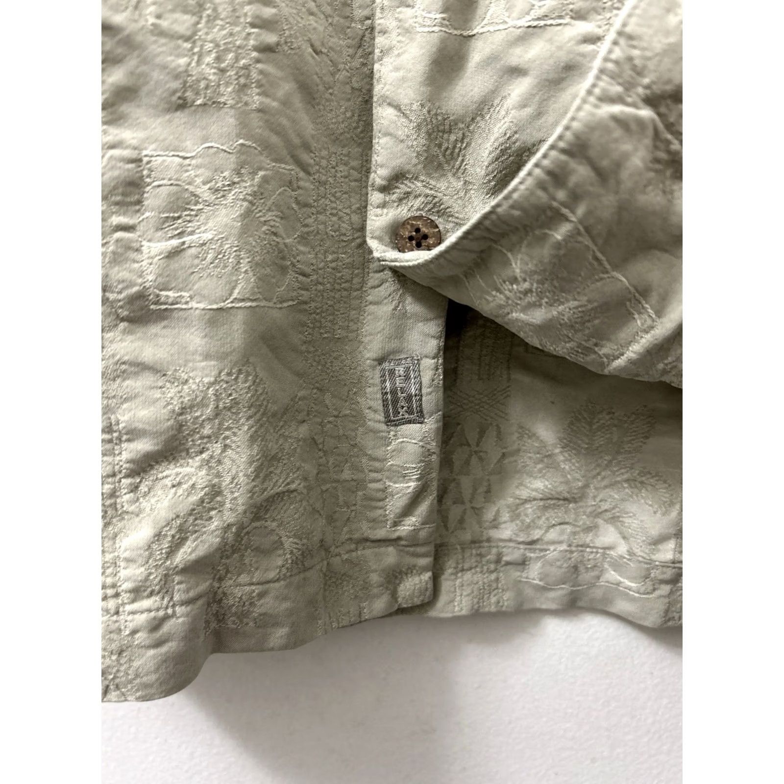 Tommy Bahama VINTAGE Tommy Bahama Shirt Mens M Beige 100% Silk Floral Print Button-Down S/S Collar-Down Pocket Breathing Beach Classic Filigree Size US M / EU 48-50 / 2 - 7 Thumbnail