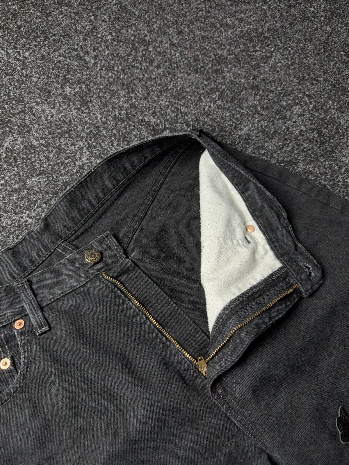 Levi's Vintage Clothing Vintage 90s Archival Levi’s Hearts Style Cross Denim Jeans Size US 33 - 9 Thumbnail