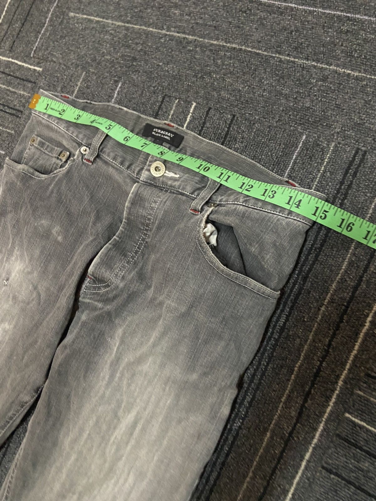 Burberry Vintage Burberry black label distressed denim jeans Size US 30 / EU 46 - 7 Thumbnail