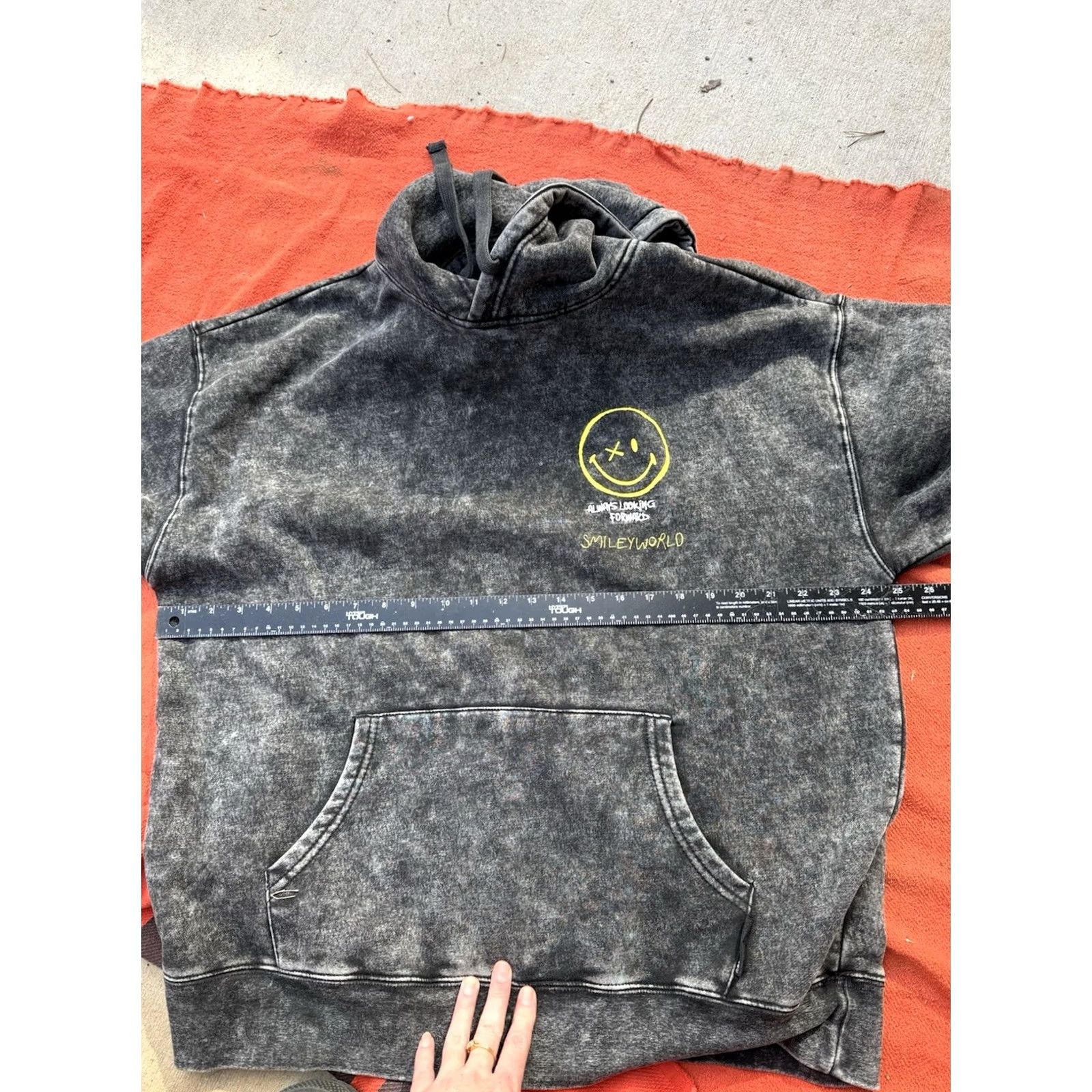 Vintage SmileyWorld x FOX Oversized Hoodie Large Black Acid Wash Graphic Smiley Pullover Size US L / EU 52-54 / 3 - 6 Thumbnail