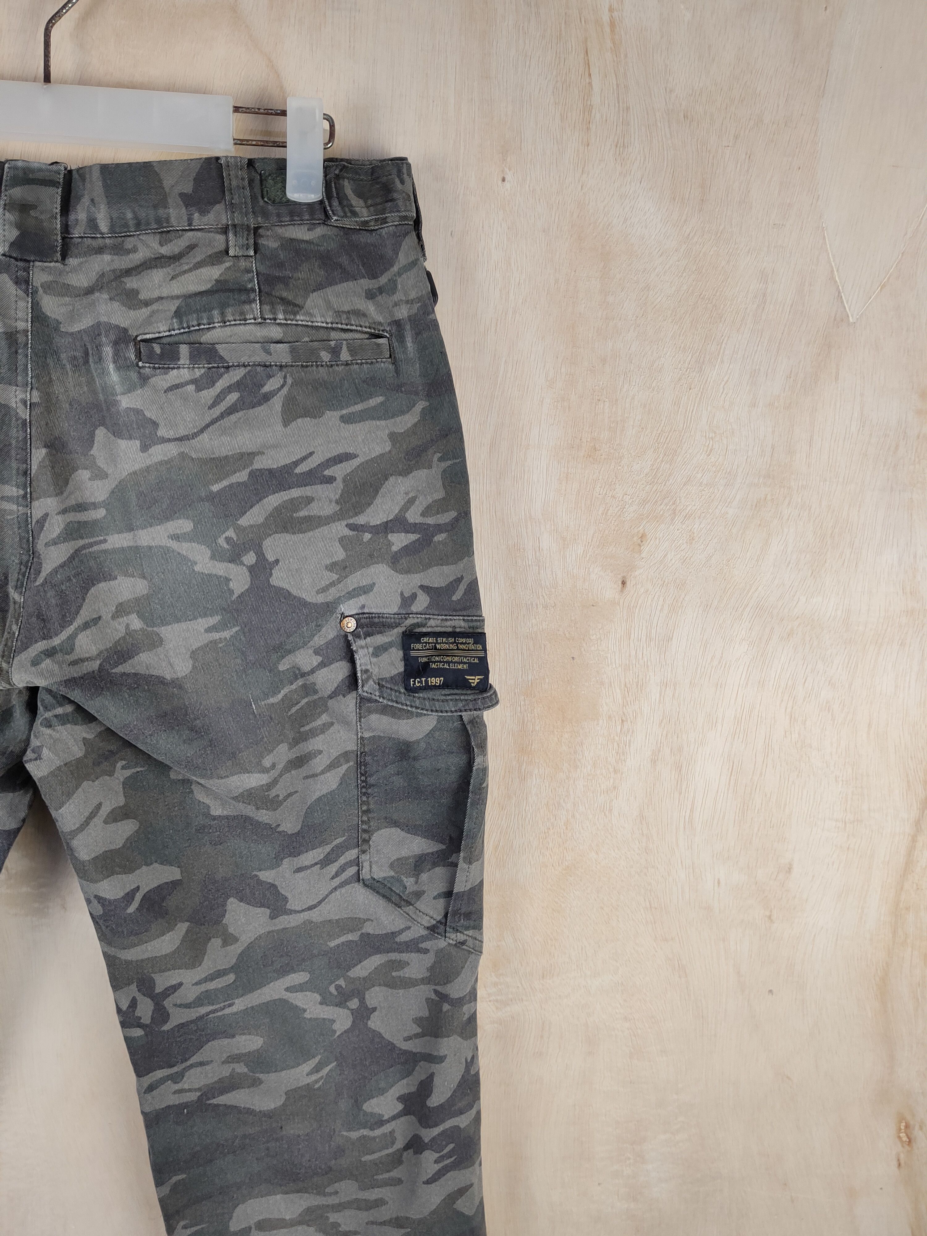 Japanese Brand Forecast Camouflage Multipocket Tactical Cargo Pants #S2428 Size US 33 - 13 Thumbnail