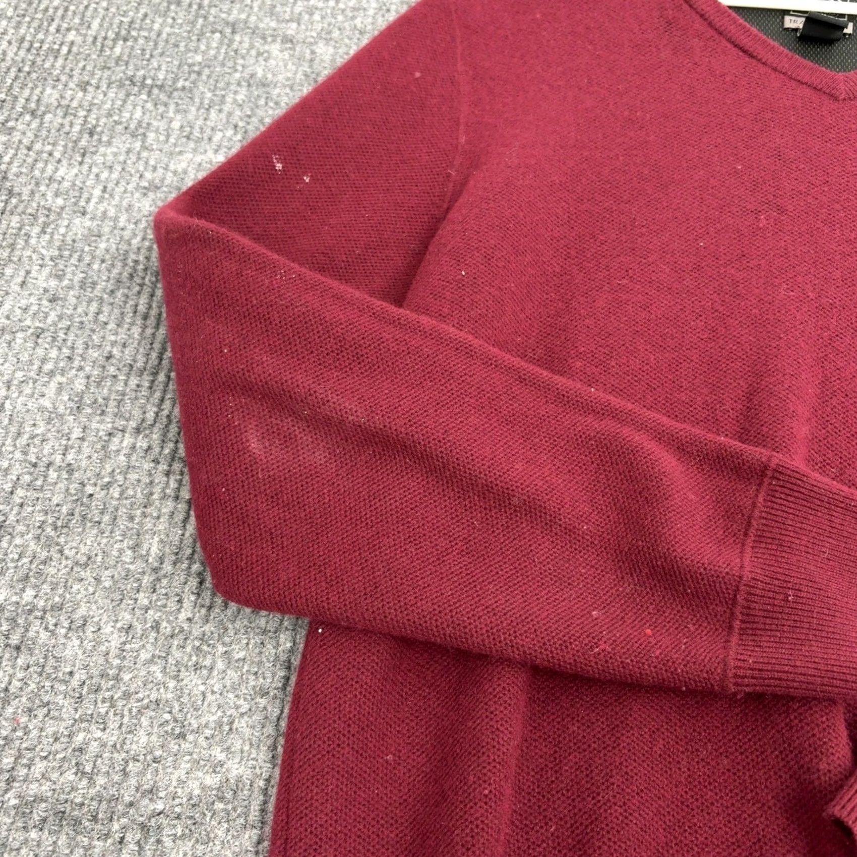 Jos. A. Bank Jos A Bank Sweater Mens L Burgundy Merino Wool Travel Tech V Neck Classic Size US L / EU 52-54 / 3 - 5 Thumbnail