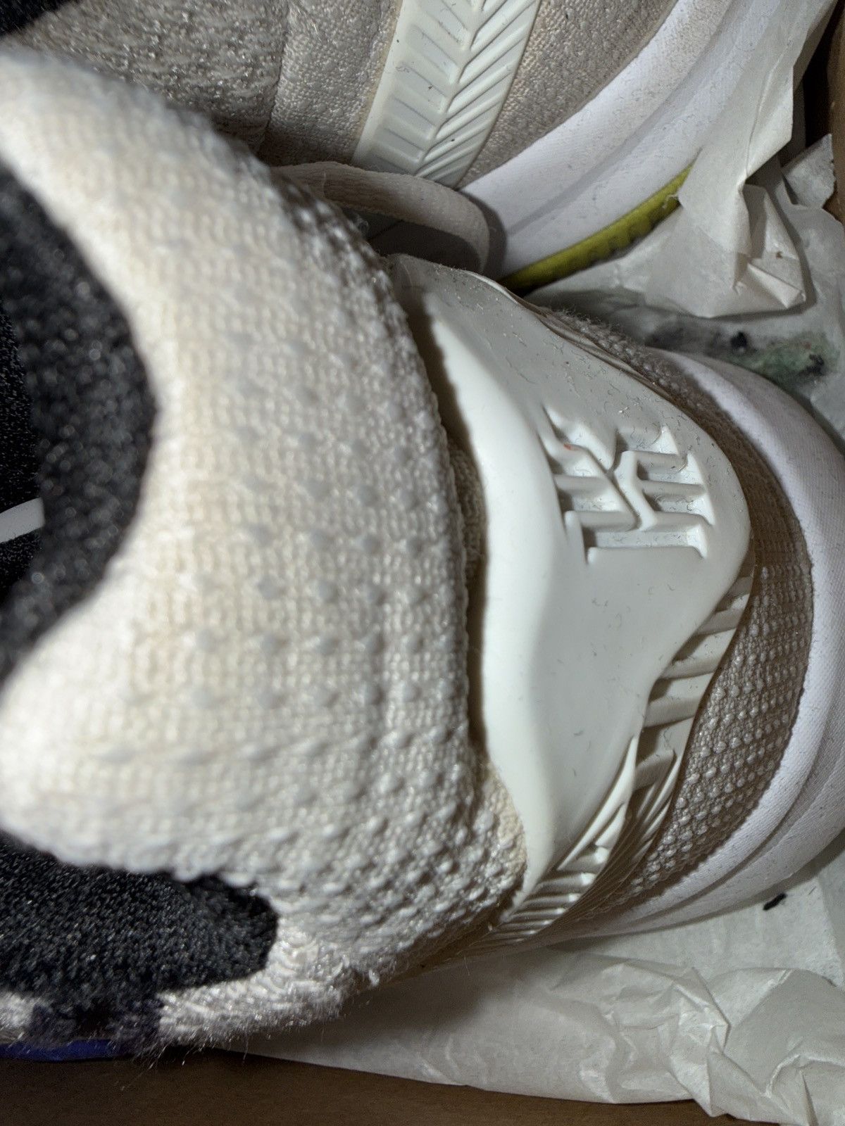 Nike Kyrie Flytrap 2 GS ‘White Lime Blast’ Size US 6.5 / EU 39-40 - 6 Thumbnail