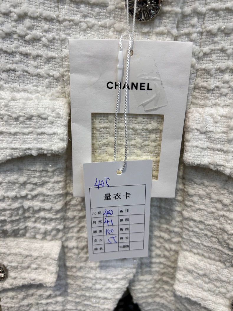 Chanel Chanel 22c early spring white moonlight round neck four poc Size S / US 4 / IT 40 - 6 Thumbnail