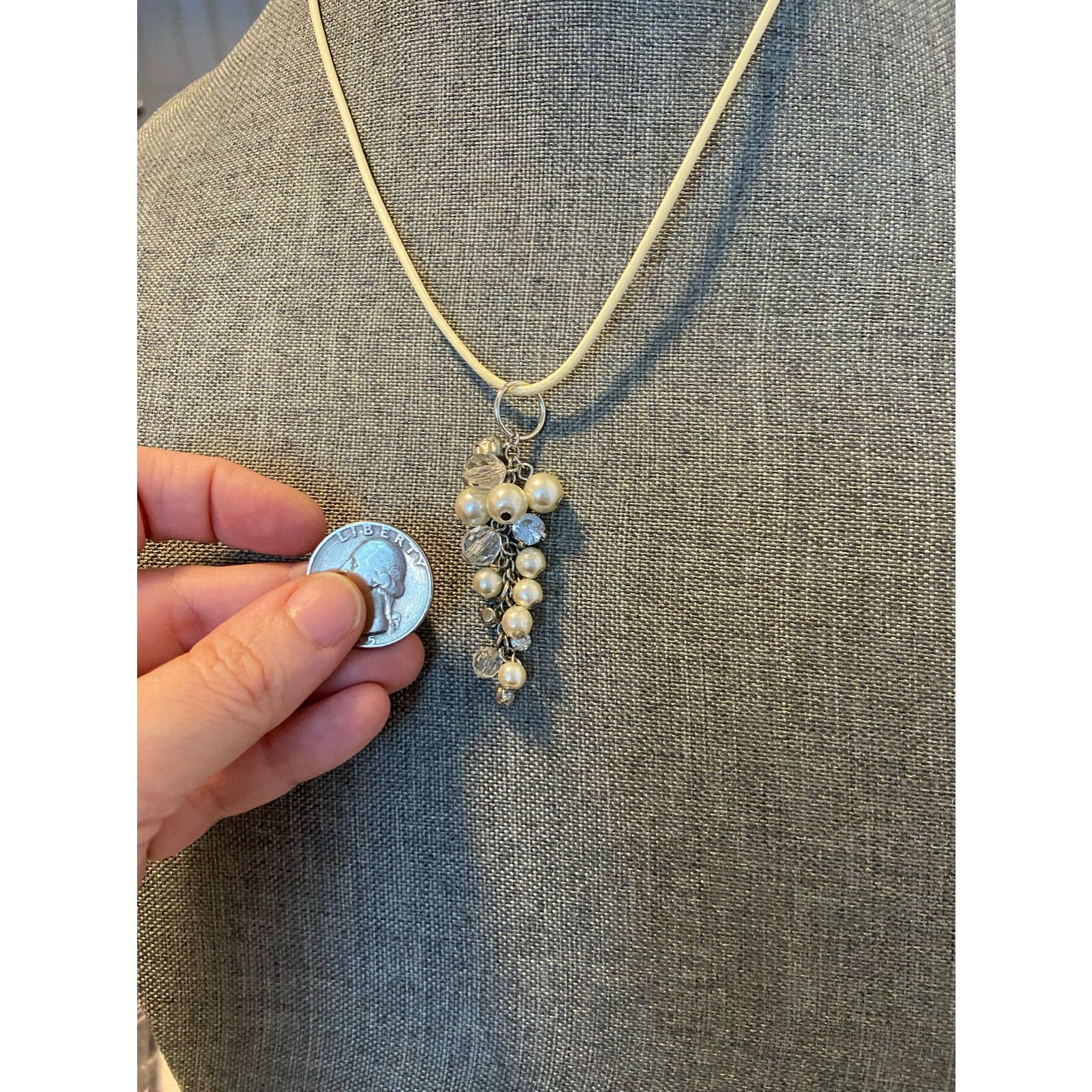 Handmade Upcycled faux pearl cluster necklace Size ONE SIZE - 3 Thumbnail