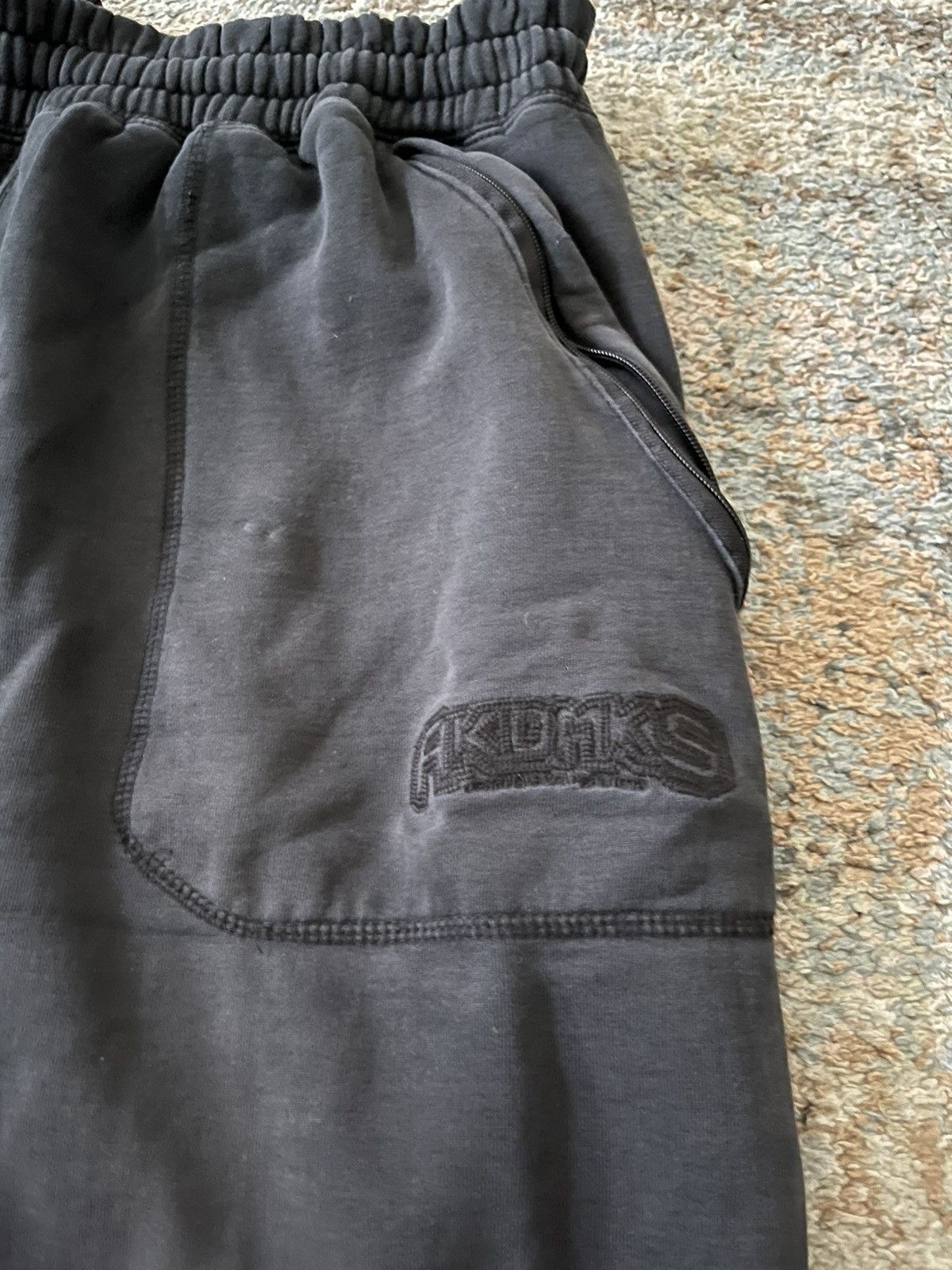 Akademiks × Rap Tees × Vintage VTG Akademiks Faded Sweatshorts 2XL BAGGY (E) Size US 32 / EU 48 - 2 Thumbnail