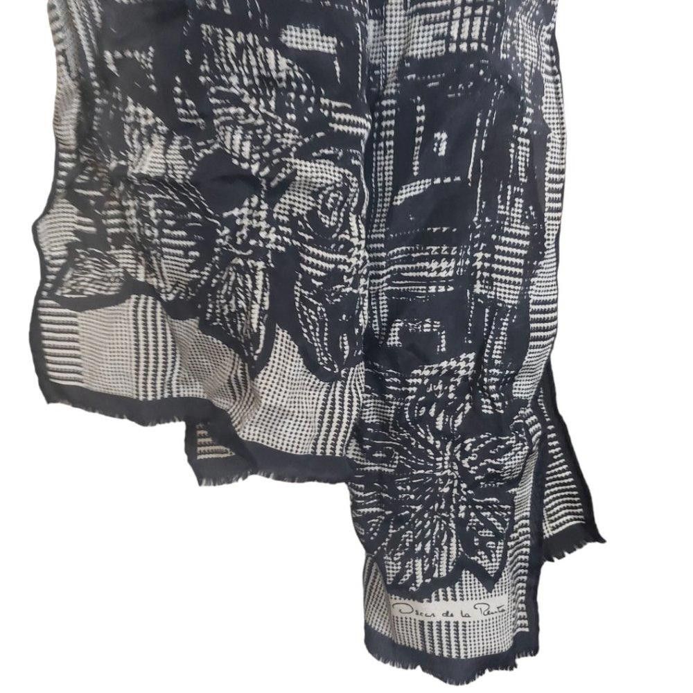 Oscar De La Renta CT830 Oscar de La Renta Black & White Vintage Silk Scarf Size ONE SIZE - 2 Thumbnail