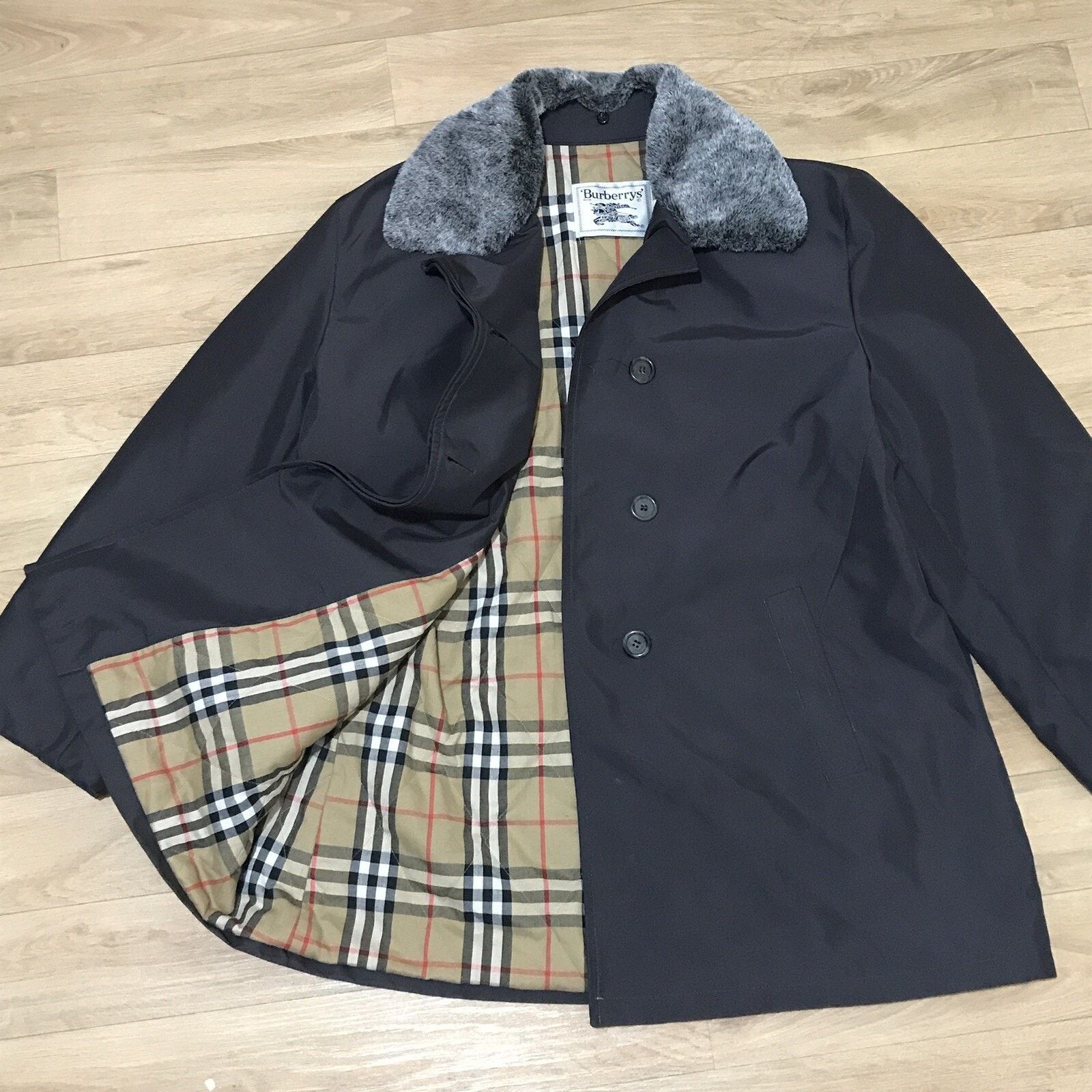 Burberry VINTAGE Burberry women jacket coat Nova Check FAUX FUR GRAY Size XL / US 12-14 / IT 48-50 - 1 Thumbnail