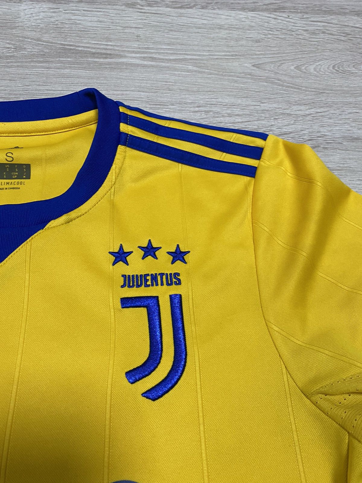 Adidas Adidas Jersey Juventus 2017 away shirt size S Size US S / EU 44-46 / 1 - 4 Thumbnail