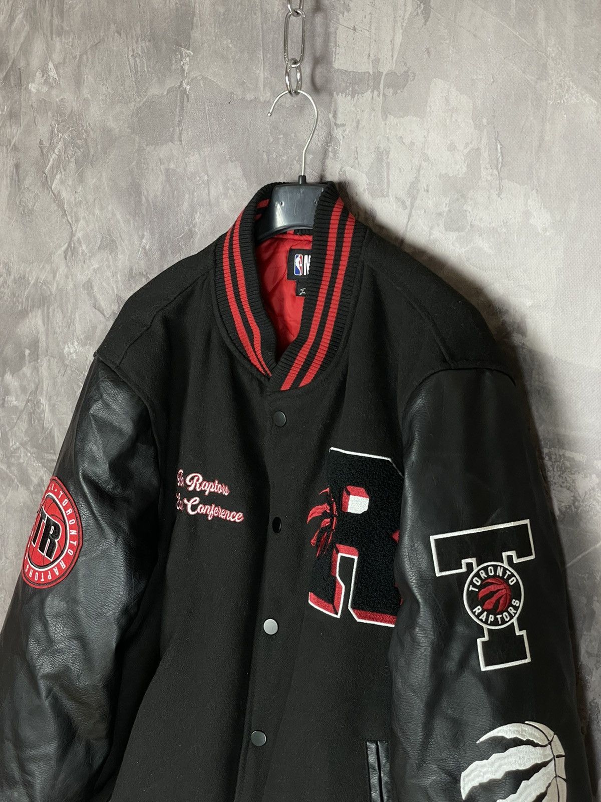 NBA × Vintage Vintage Toronto Raptors Bomber Jacket Racing Style Y2K Size US L / EU 52-54 / 3 - 7 Thumbnail