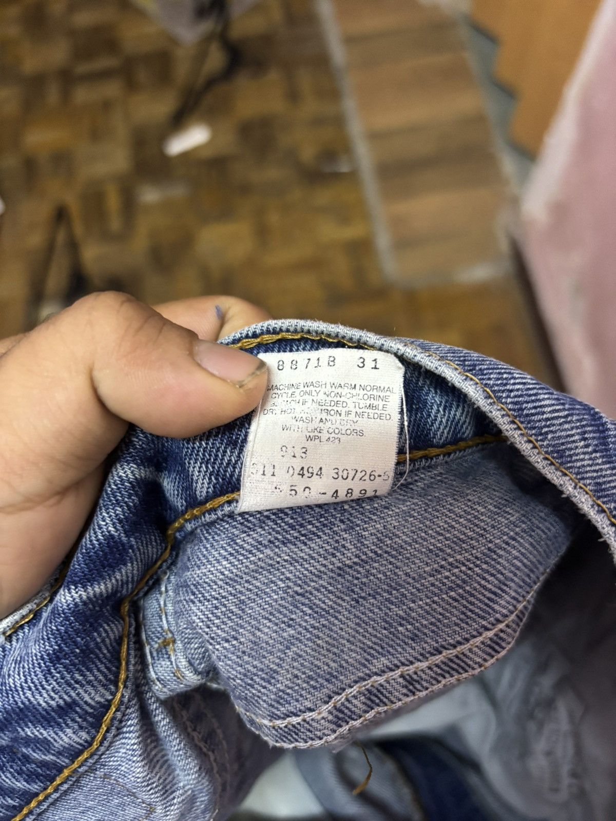 Jean × Levi's × Vintage Vintage Levis 550 Men Jeans (Size 35) Size US 35 - 10 Thumbnail