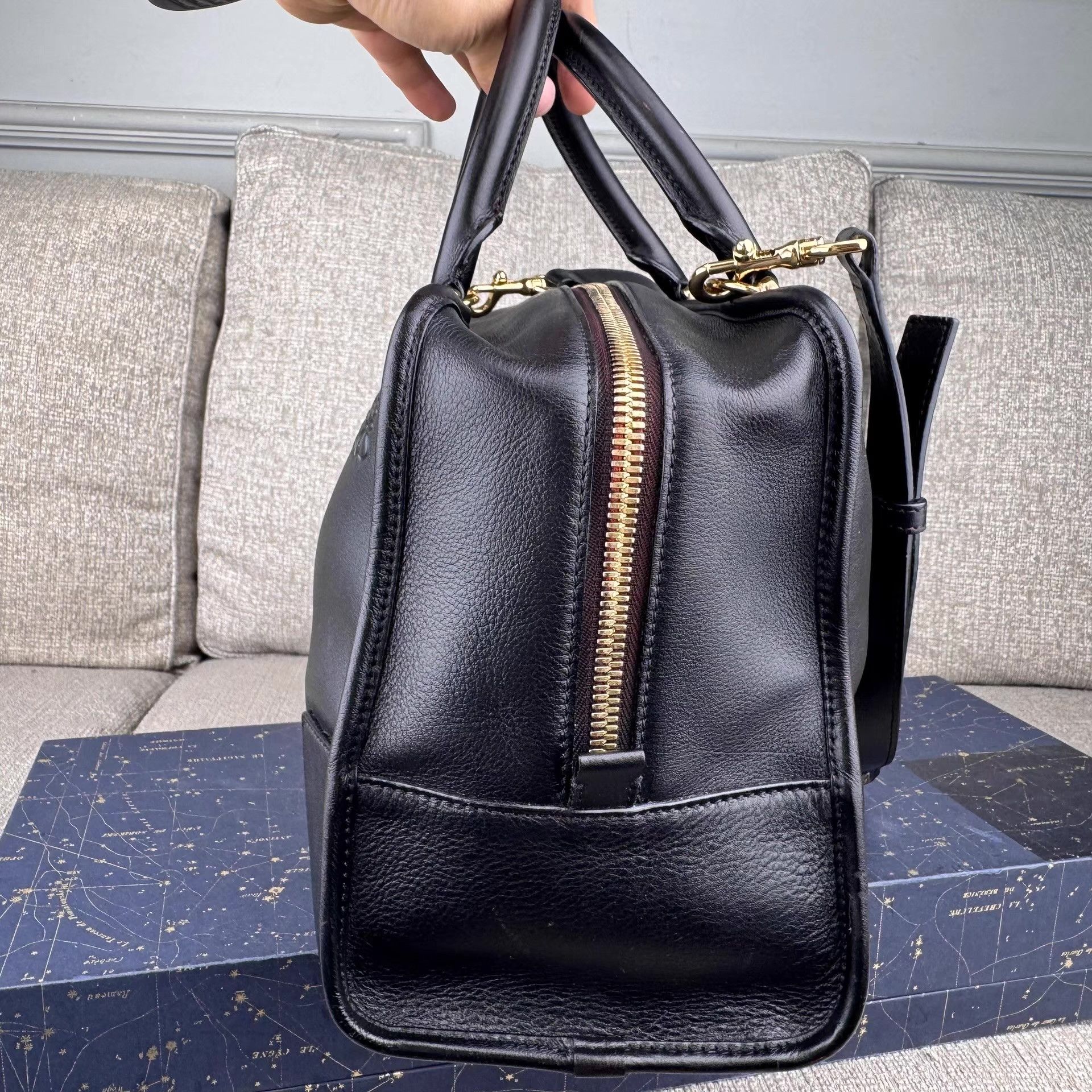 Loewe Loewe genuine leather women's bag with shoulder strap Ｑ27 Size ONE SIZE - 3 Thumbnail