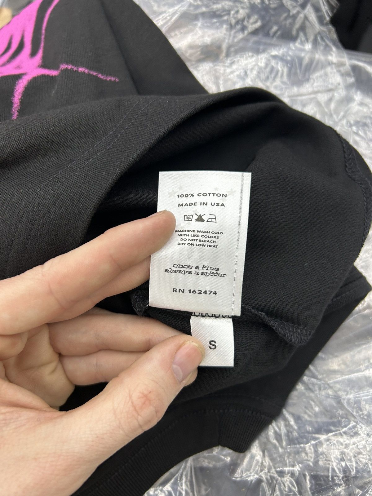 Sp5der Sp5der Rhinestone Scattered Web Tee Black Pink Size S Size US S / EU 44-46 / 1 - 11 Thumbnail