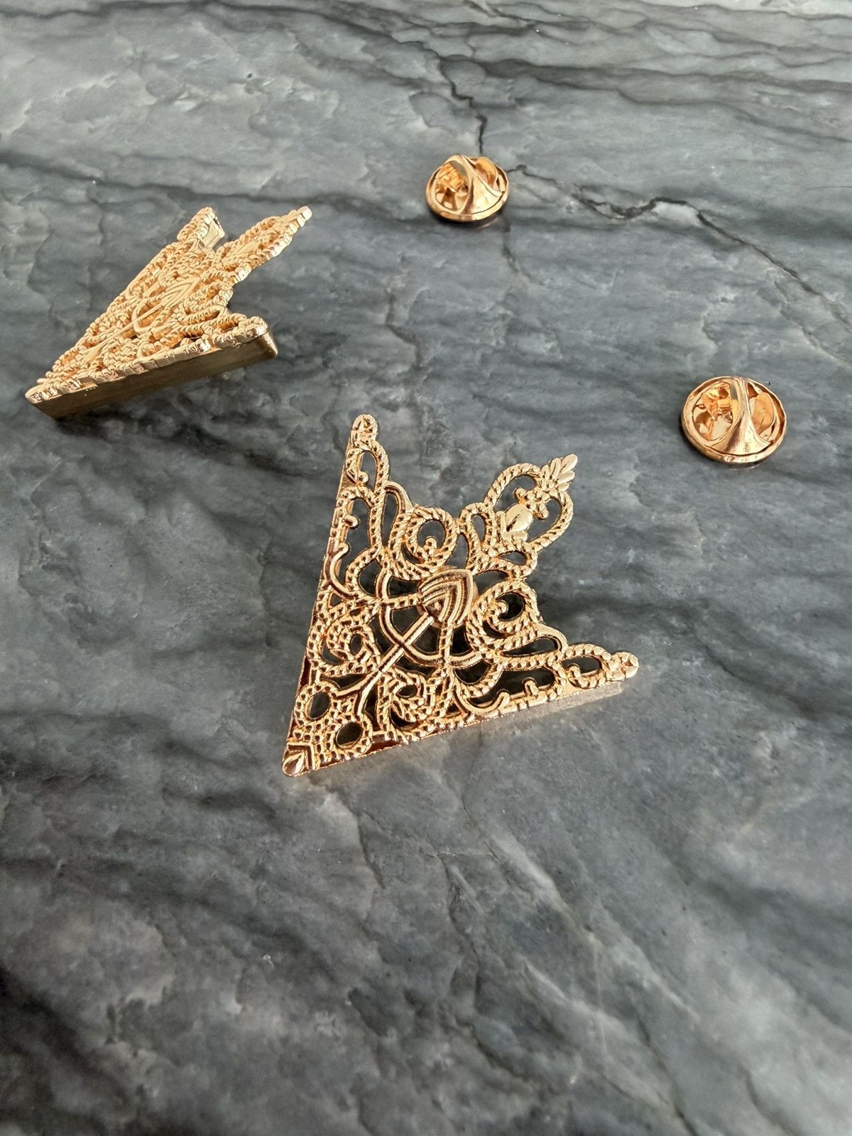 Other Triangle Brooch Unisex Shirt Collar Pin 1Pc Size ONE SIZE - 2 Thumbnail