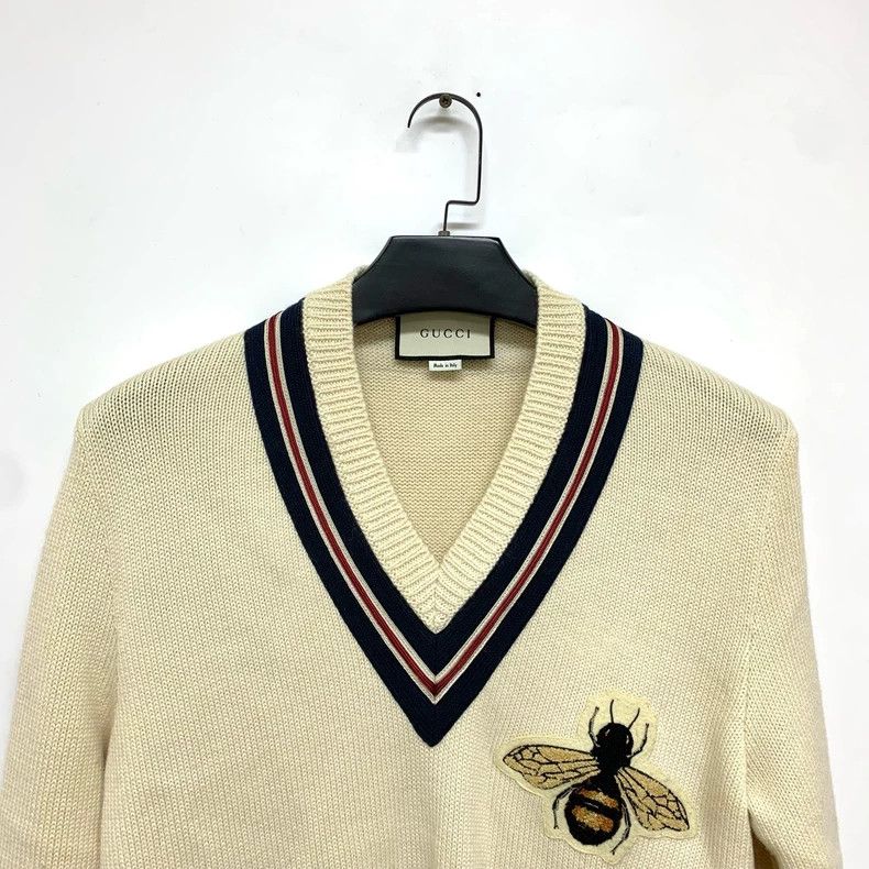 Gucci GucciBeige and white little bee embroidered V-neck knitted Size US M / EU 48-50 / 2 - 5 Thumbnail