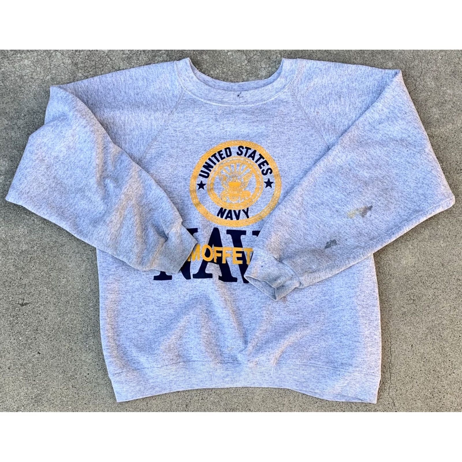 Soffe VINTAGE United States Navy Nas Moffett Field raglan sweatshirt sweater M gray Nike? Size US M / EU 48-50 / 2 - 3 Thumbnail