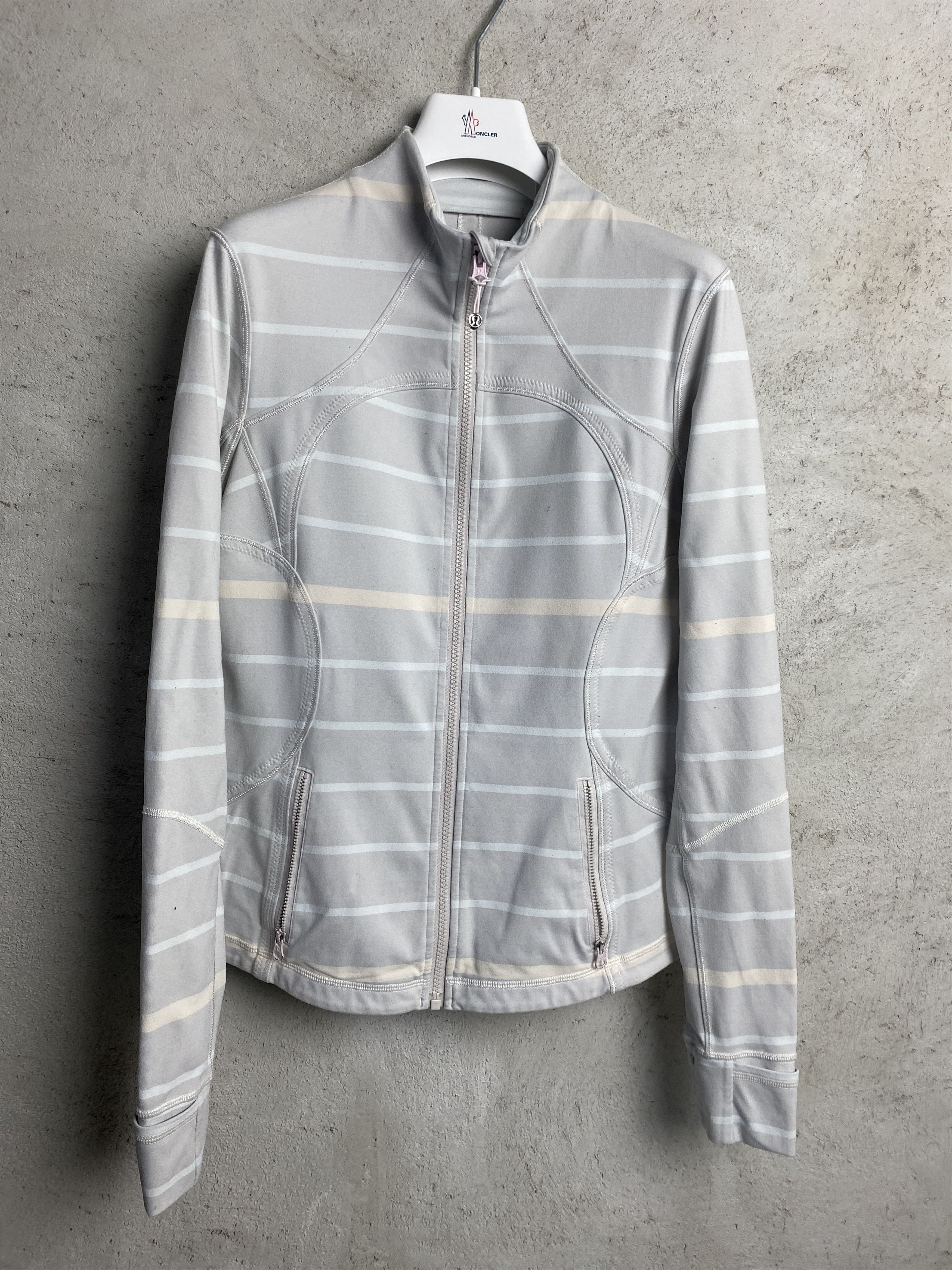 Lululemon Lululemon Define jacket striped sweatshirt yoga pilates Size L / US 10 / IT 46 - 1 Thumbnail