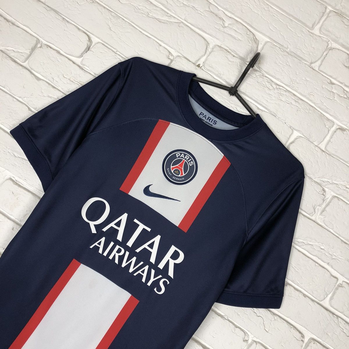 Nike PSG Paris Saint Germain 2022 2023 home soccer jersey nike Size US S / EU 44-46 / 1 - 2 Thumbnail