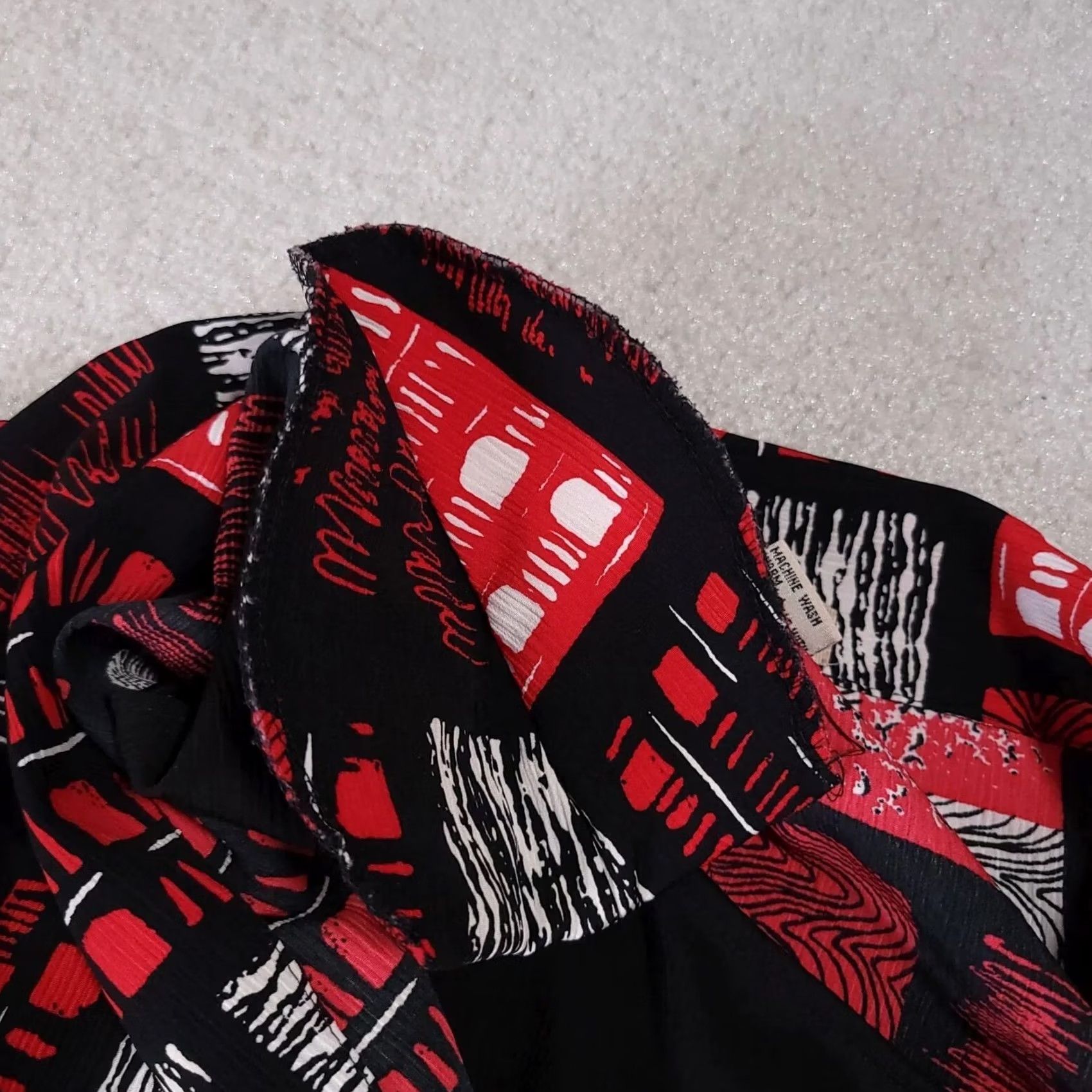 Vintage VINTAGE Notations 3/4 Sleeve Button Up Shirt Women's 1X Plus Size Red Geometric Shirt Womens 1X Red Geometric Button-Up VINTAGE Size XL / US 12-14 / IT 48-50 - 7 Thumbnail