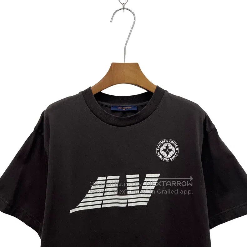 Louis Vuitton Louis Vuitton Brown globe short sleeve Size US M / EU 48-50 / 2 - 4 Thumbnail