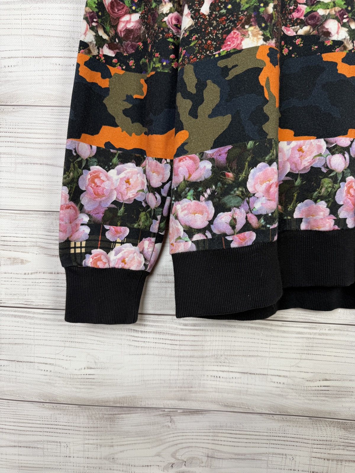 Givenchy Givenchy floral sweatshirt Size US M / EU 48-50 / 2 - 4 Thumbnail