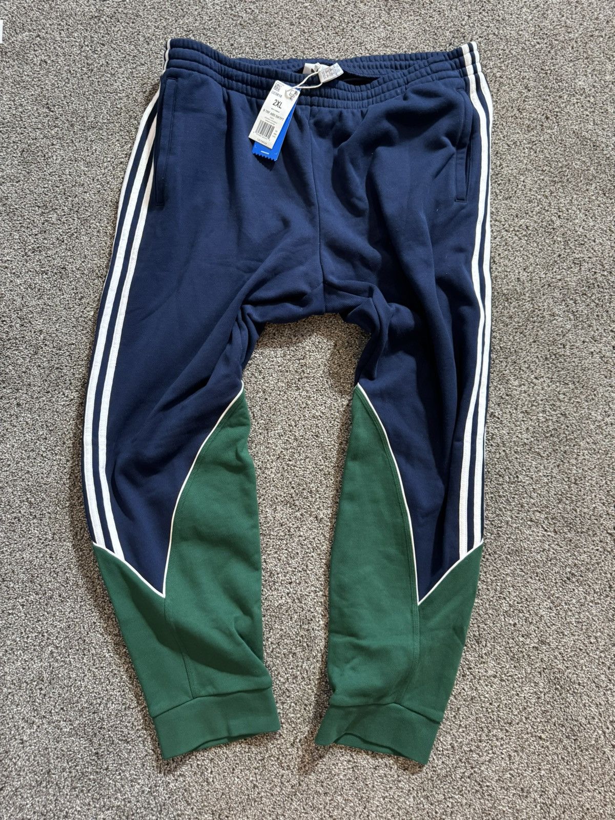 Adidas Adidas Joggers XXL Size US 38 / EU 54 - 2 Thumbnail