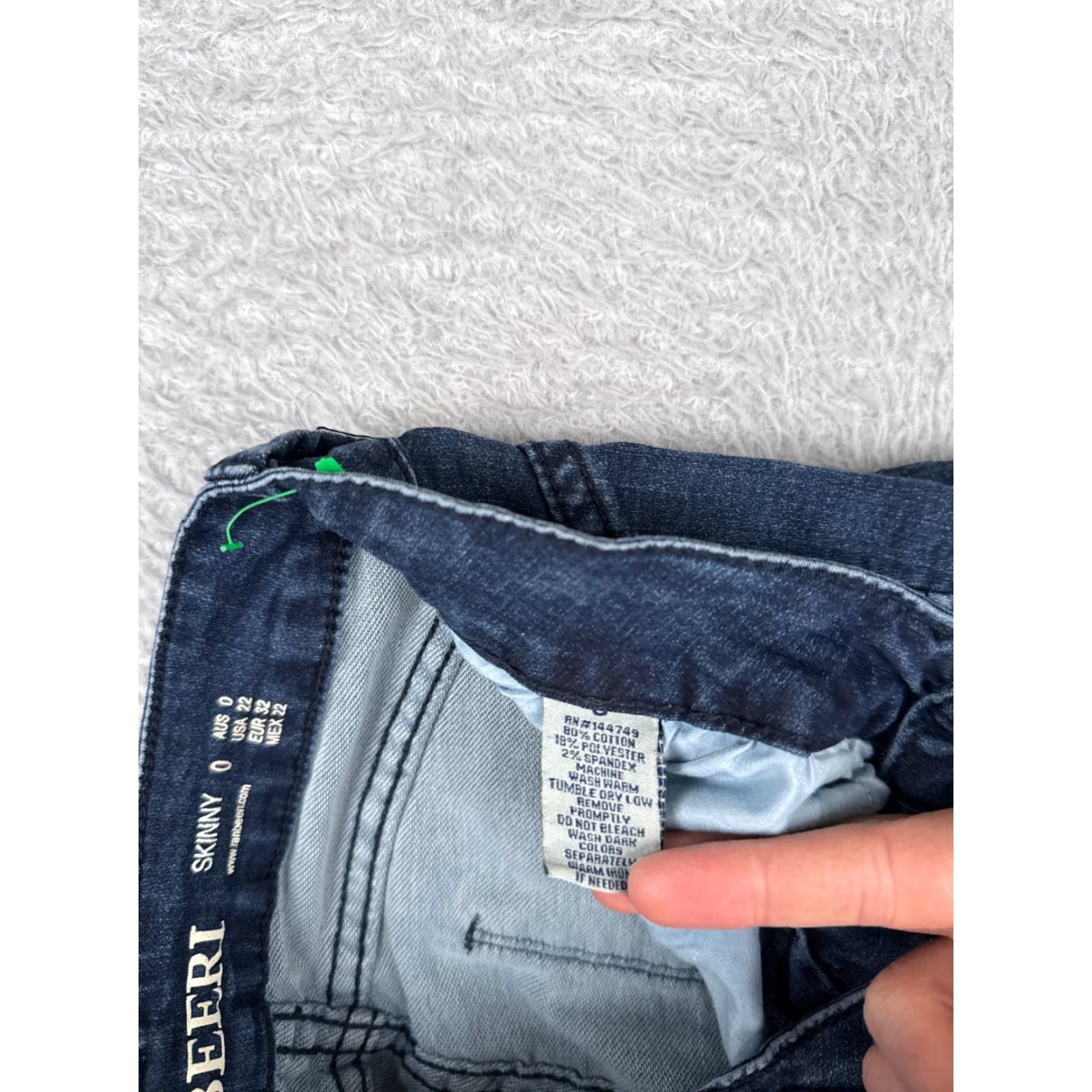 Vintage Ranbeeri Jeans Womens 0 Blue Denim Skinny Dark Wash Low Rise Cotton Blend 26x29 Jeans Womens 0 Blue Denim Skinny Low Rise 26 29 Size 25" / US 0 / IT 36 - 7 Thumbnail