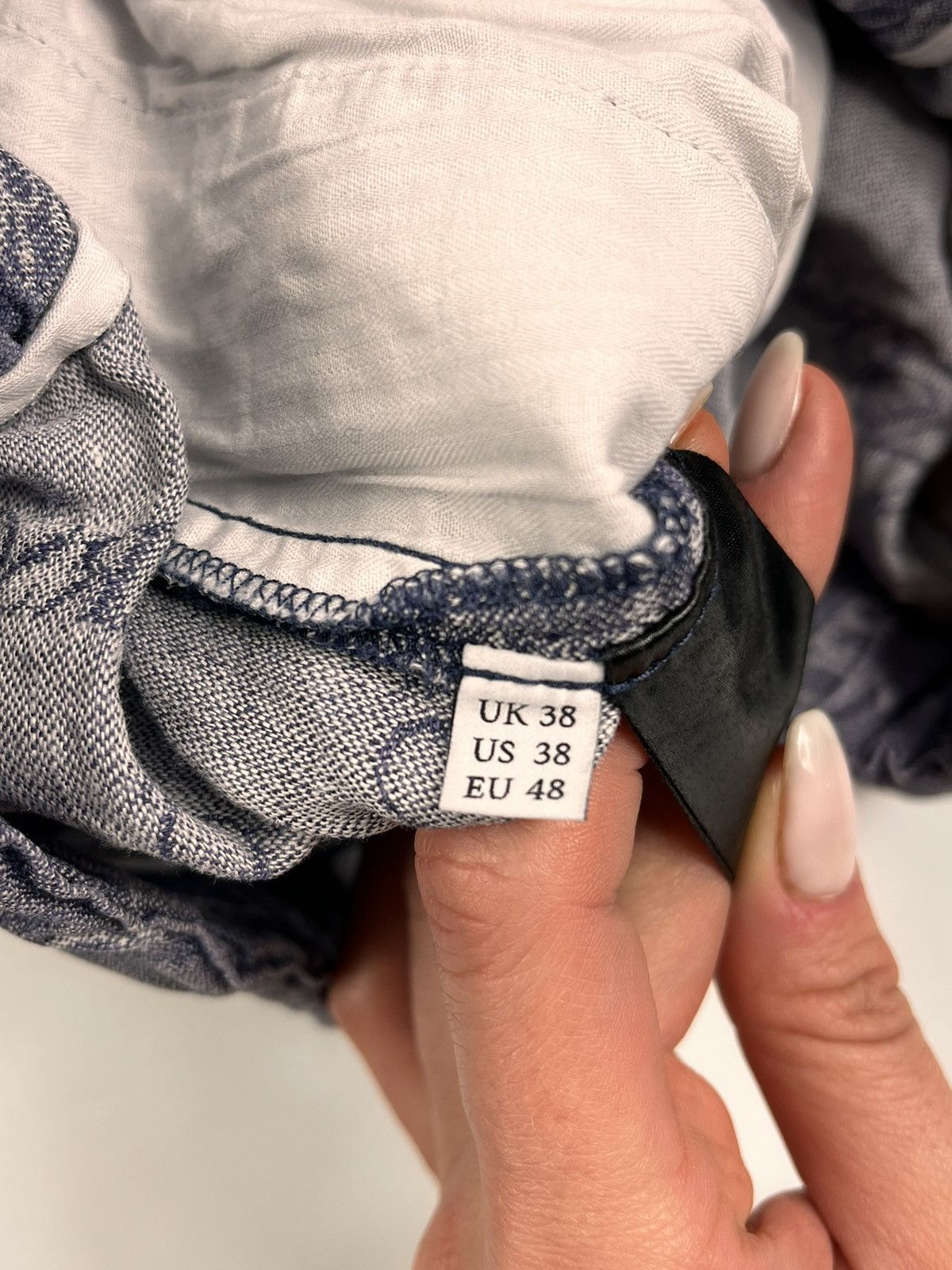 JW Anderson LOGO PRINT SHORTS Size US 32 / EU 48 - 4 Thumbnail