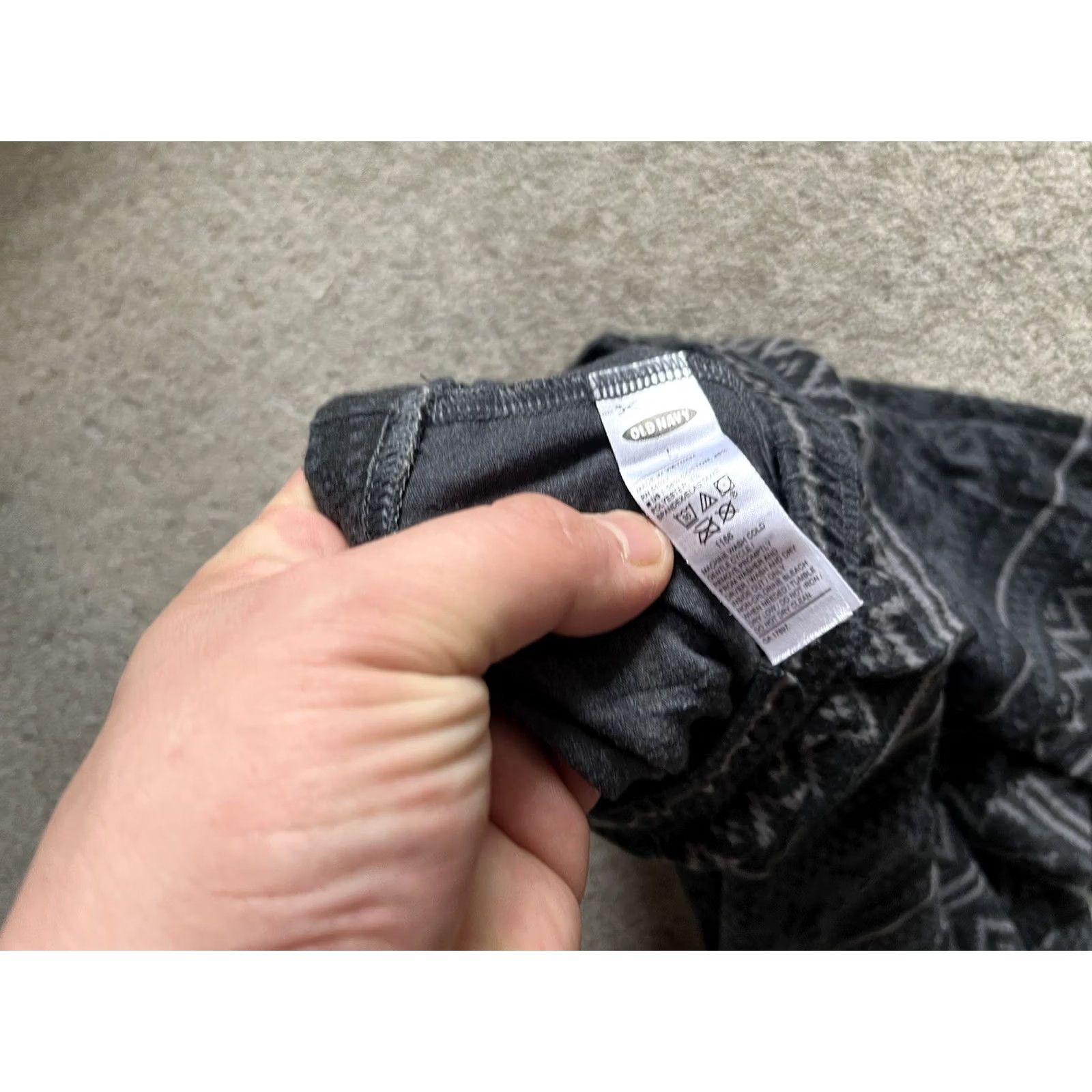 Old Navy Old Navy Leggings Women’s Size L Gray Black Aztec Print Jeans? Size 36" / US 14 / IT 50 - 5 Thumbnail