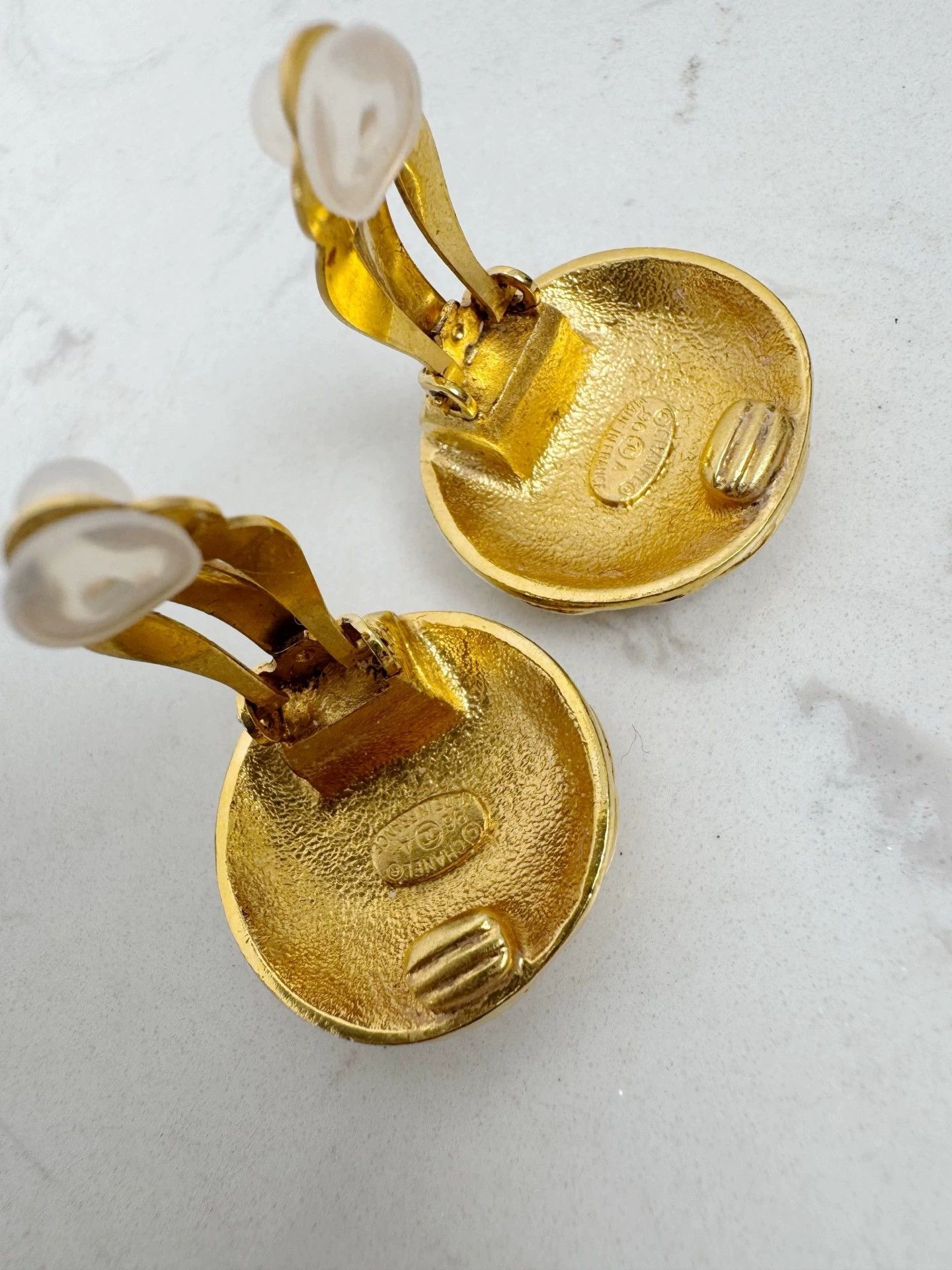 Chanel Authentic vintage Chanel earrings Size ONE SIZE - 4 Thumbnail