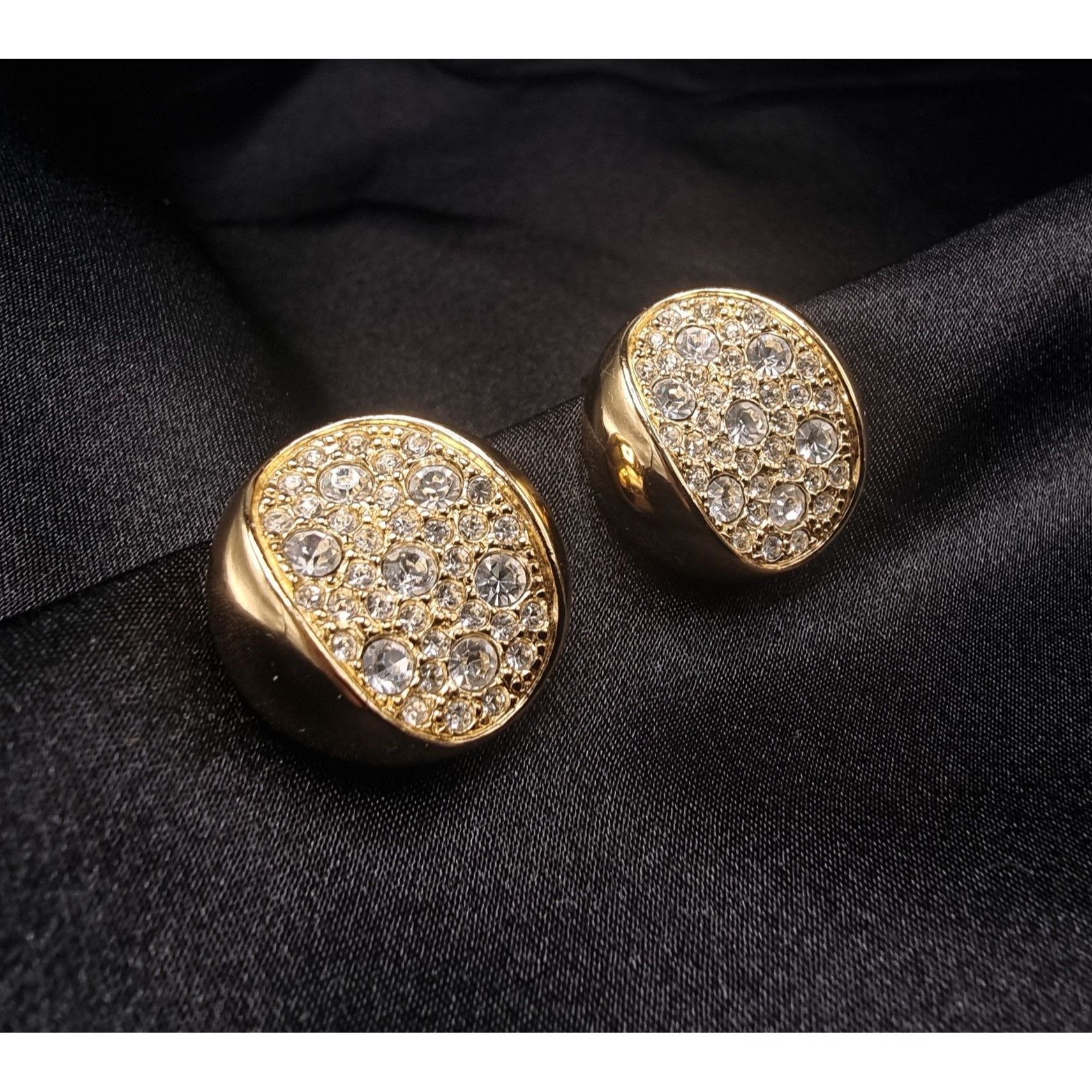 Dior Rare Find Vintage CHRISTIAN DIOR 1980s-90s Gold-Tone Clip-On Size ONE SIZE - 2 Thumbnail