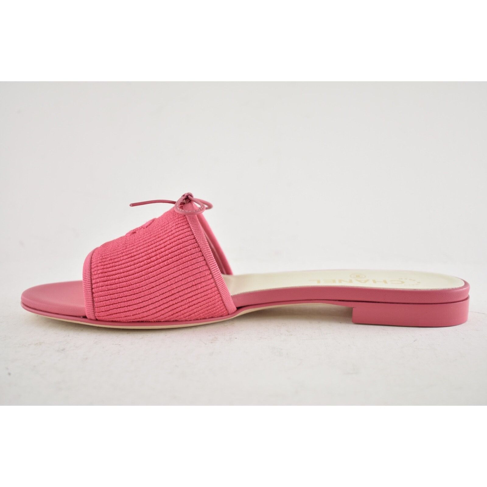 Chanel Chanel 24P Dark Pink Embroidered CC Logo Bow Tie Mule Size US 8 / IT 38 - 13 Thumbnail