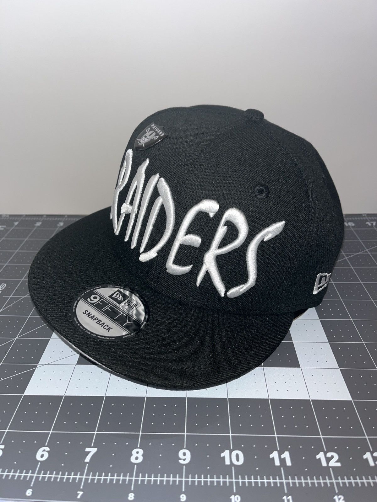New Era Las Vegas Raiders Tall Text Script NFL 9Fifty Snapback Size ONE SIZE - 3 Thumbnail