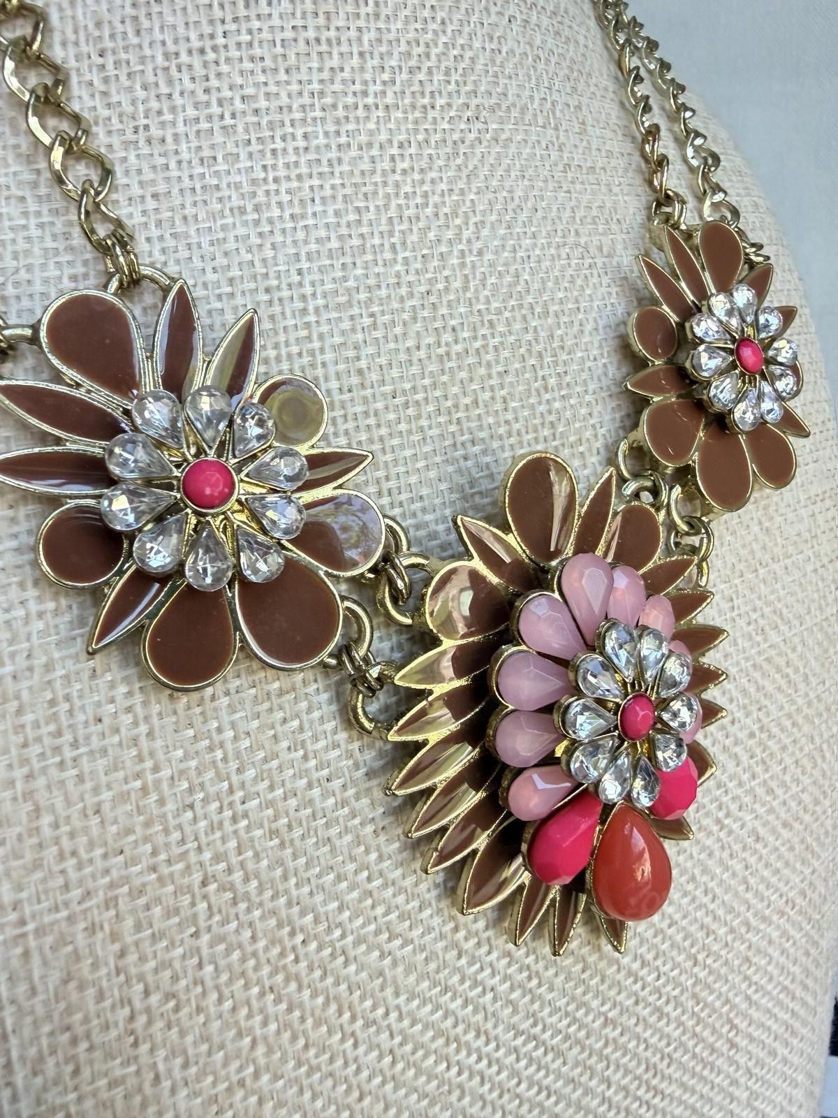 Other NY & Co Floral Statement Bib Necklace Rhinestone Gold Size ONE SIZE - 5 Thumbnail