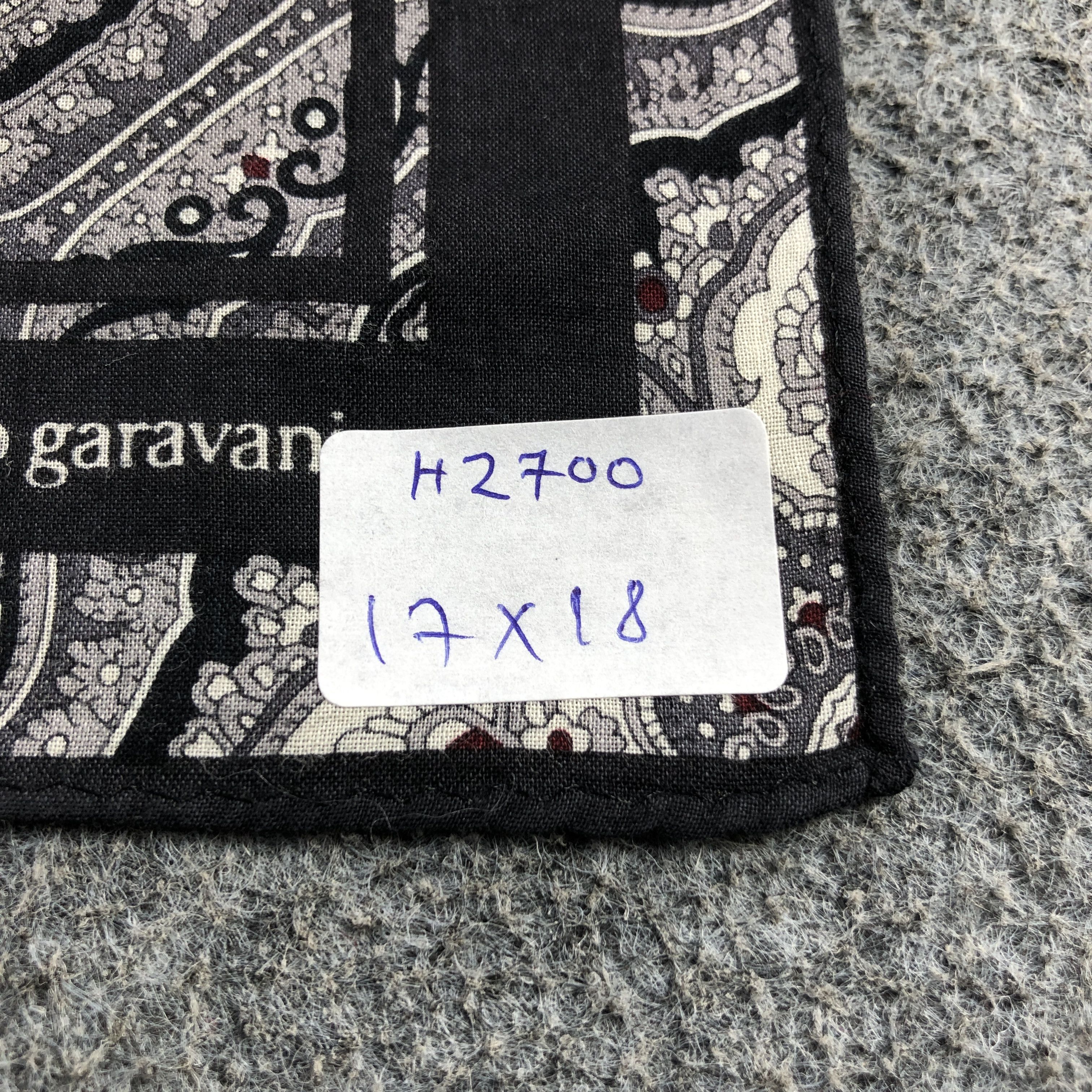 Vintage ValenTINO GarAVANI Handkerchief Neckerchief Bandana H2700 Size ONE SIZE - 5 Thumbnail