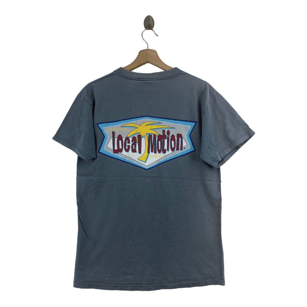Vintage Vintage 90s LOCAL MOTION T-Shirt Hawaii Sufing Surfboards Size US M / EU 48-50 / 2 - 1 Thumbnail