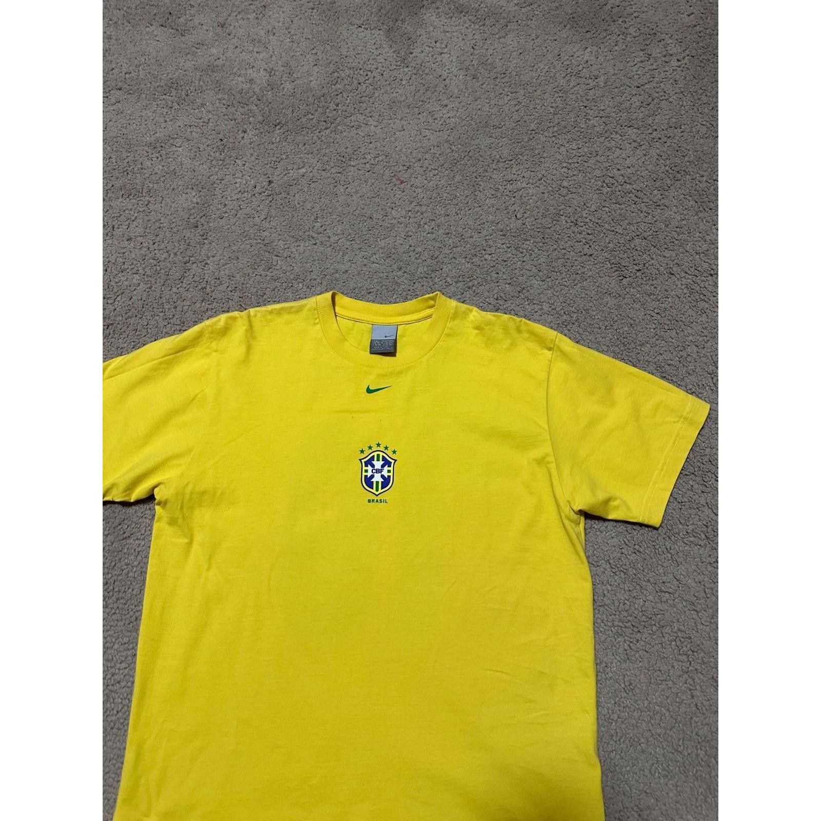Nike Nike 2000s Brasil Ronaldinho #10 T-Shirt (L) Size US L / EU 52-54 / 3 - 3 Thumbnail