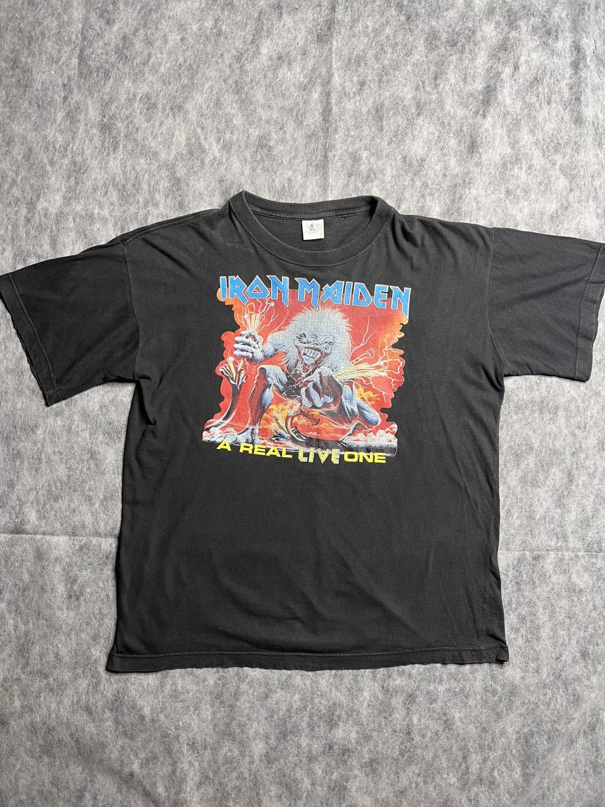 Iron Maiden Vintage Iron Maiden A Real Live One T-Shirt Size US XXL / EU 58 / 5 - 1 Thumbnail