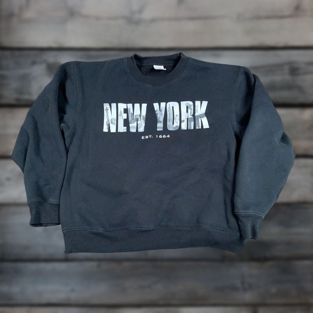 Vintage Torkia New York City Skyline Sweatshirt Adult Medium Black Crewneck NYC Apparel Size US M / EU 48-50 / 2 - 1 Thumbnail
